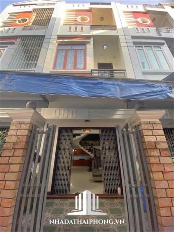 z6487773965909_a047d02cf0e5d3f84bbb81e5fb97c93e