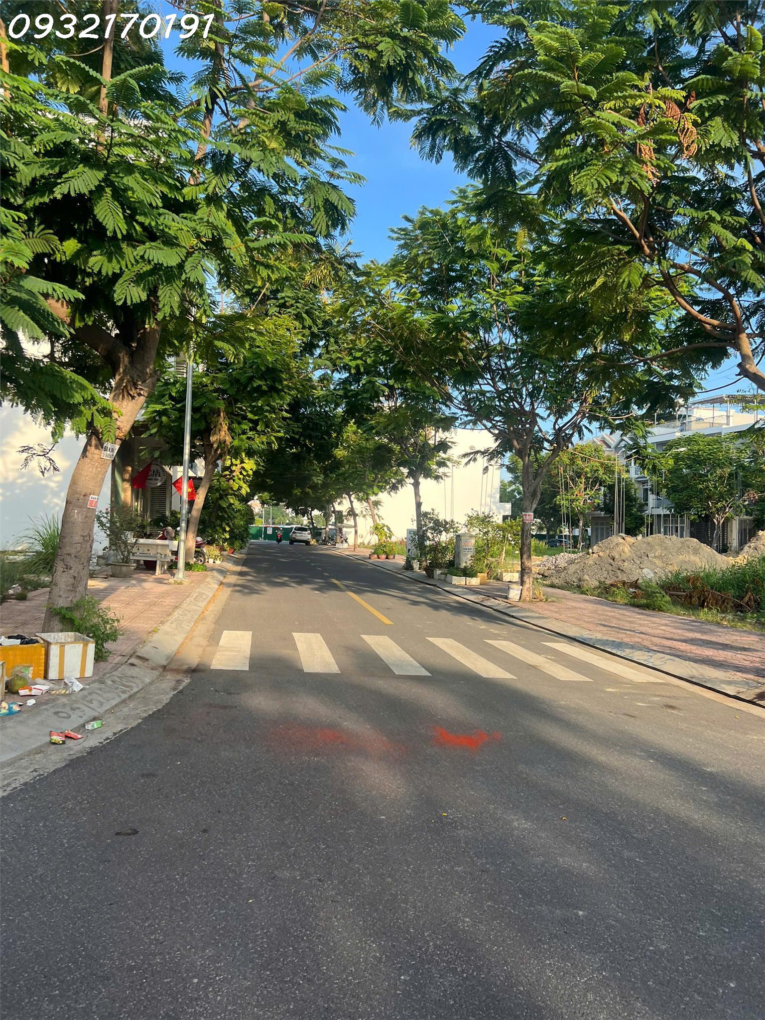 z6489868009440_91957ea024a38bba439680552980c30b