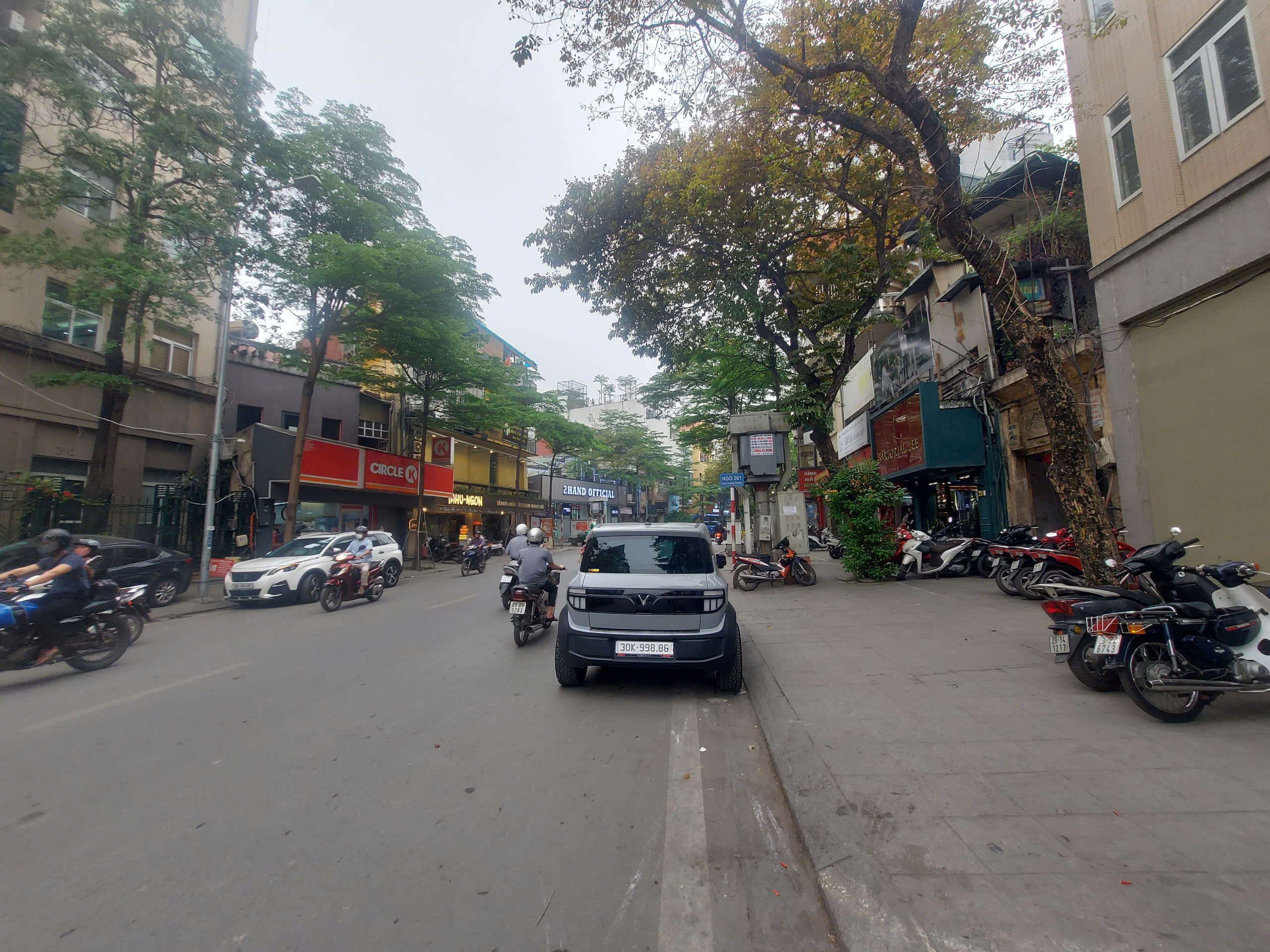 z6498053377083_78d5ff94709ff70848d668a17521b687