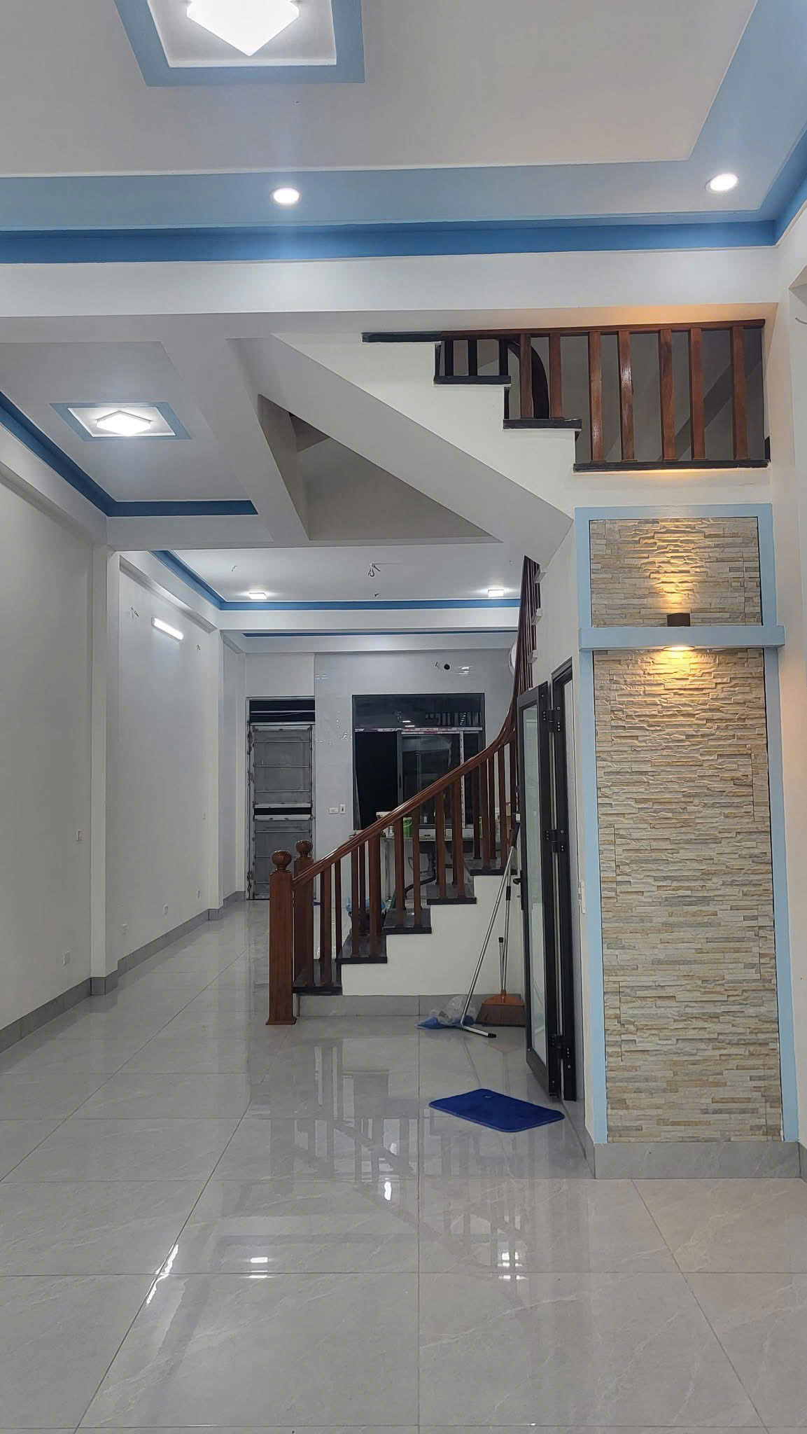 z6512890327443_237729bcde3ec52d97a7ef4aca804bc6