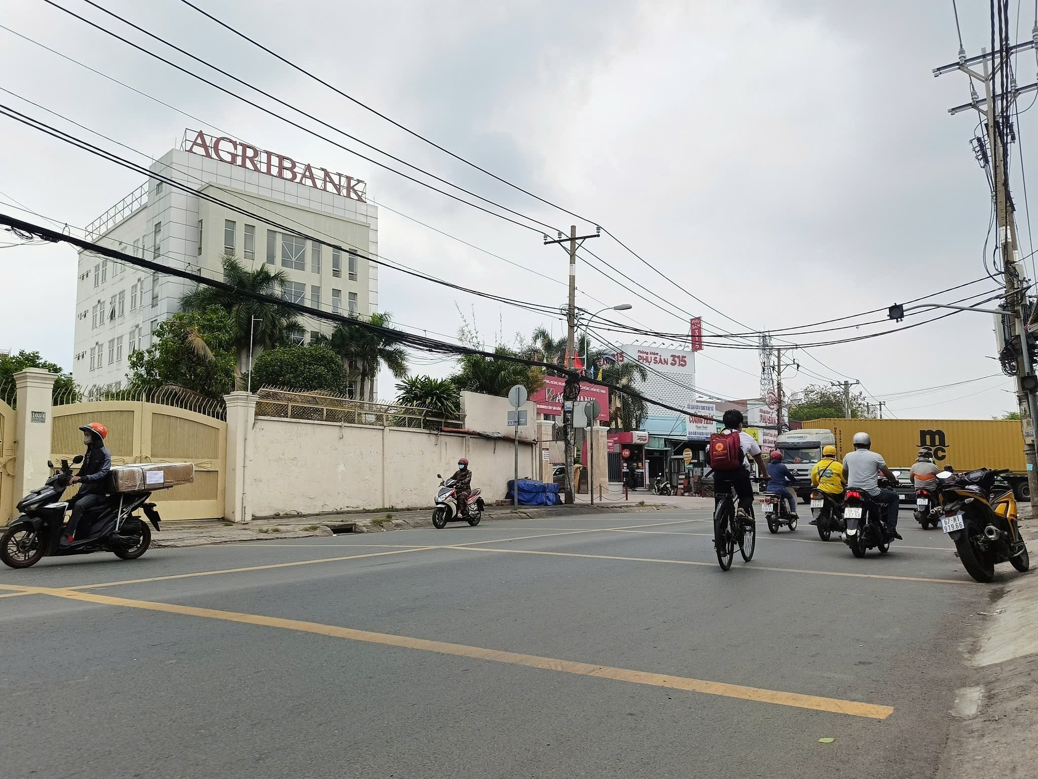 z6516745236701_8d674950b9fee47e0aa85e282776952e