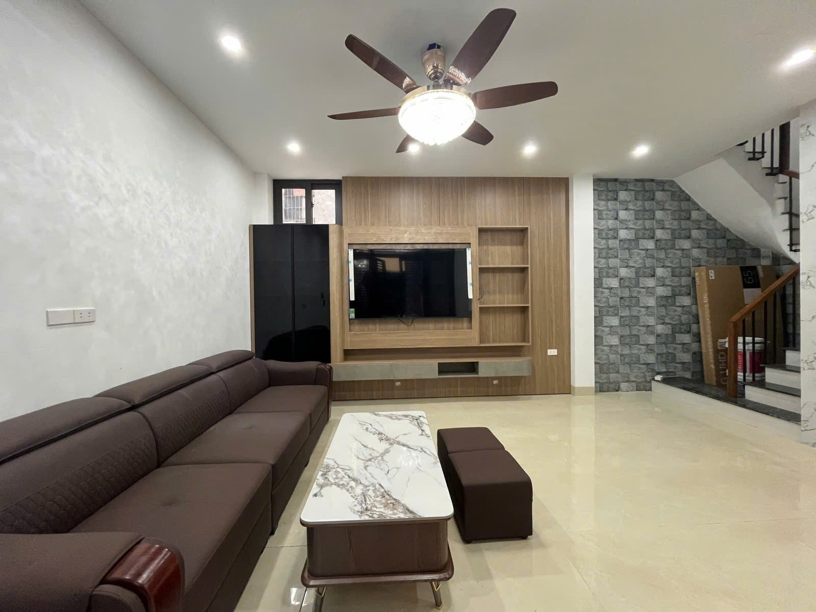 z6520567580221_9be6bb5e9d534acc5ab40fe1f67c8054