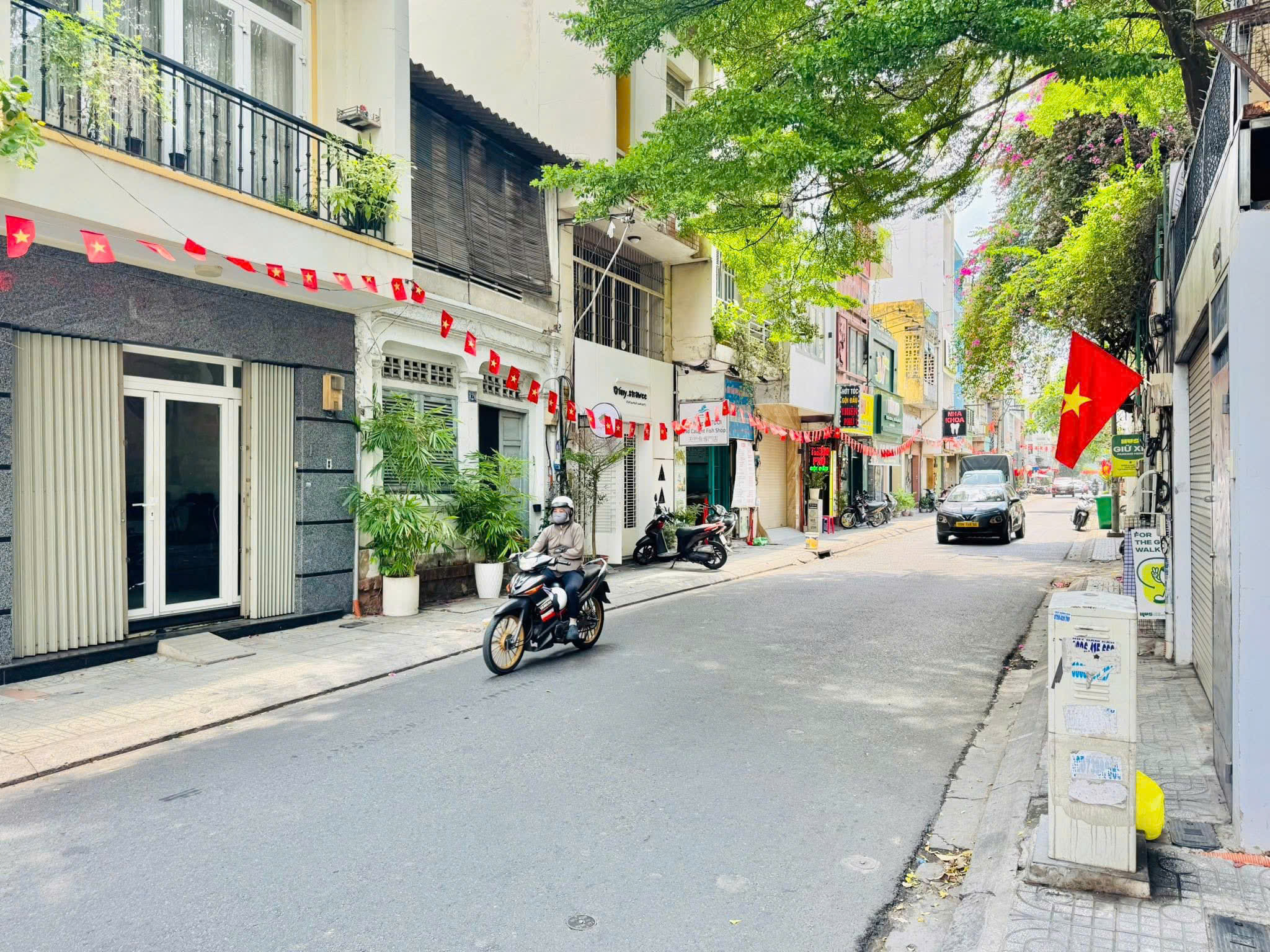 z6526109431597_a59711d1988bc23ad0d51aca7e60dbd9