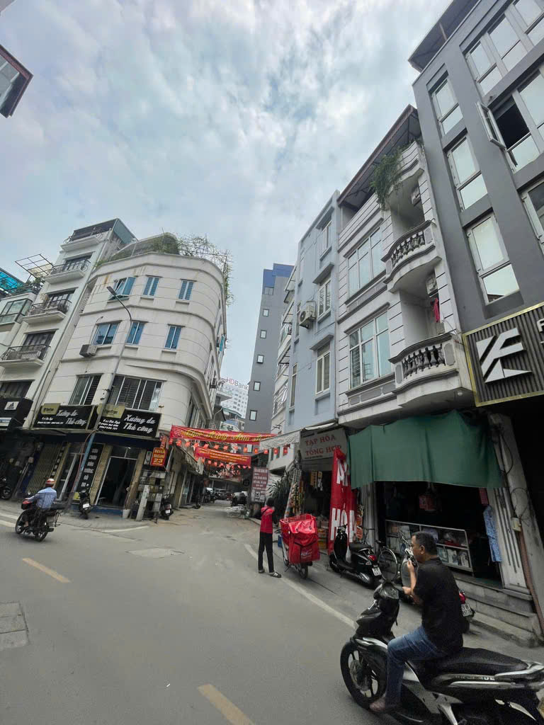 z6557478370123_be53e61ac9ff5aee9234bcc39f2b3923