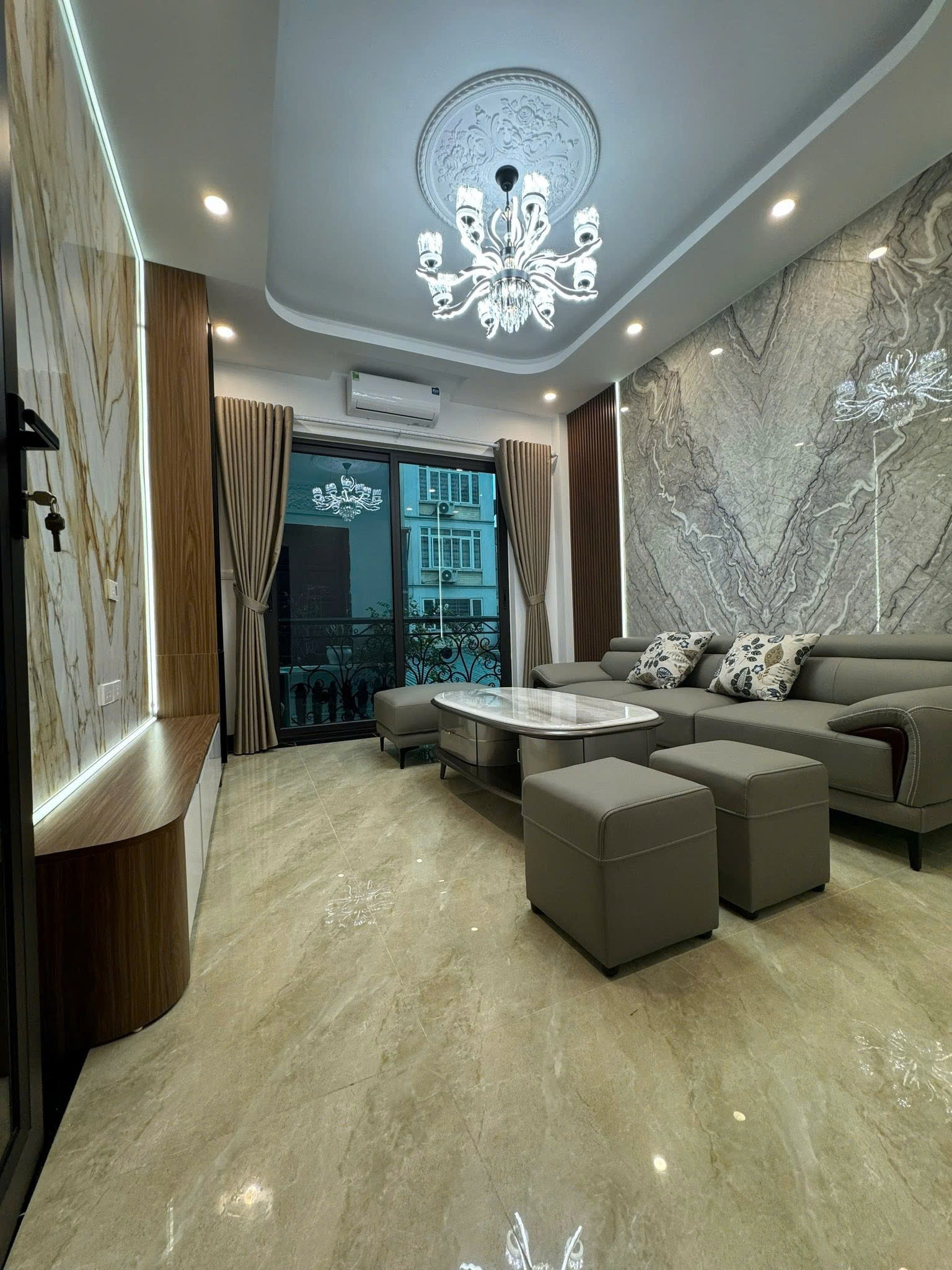 121ec16efac14f9f16d0