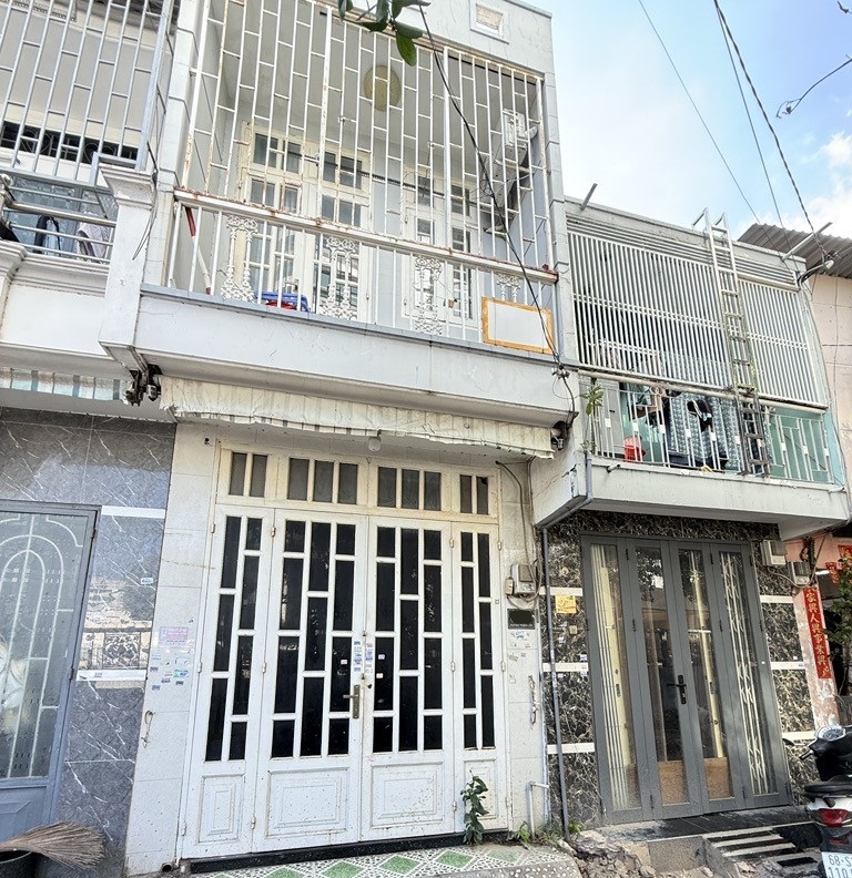 27j6-E73956B8-maaxmnt3_17_7