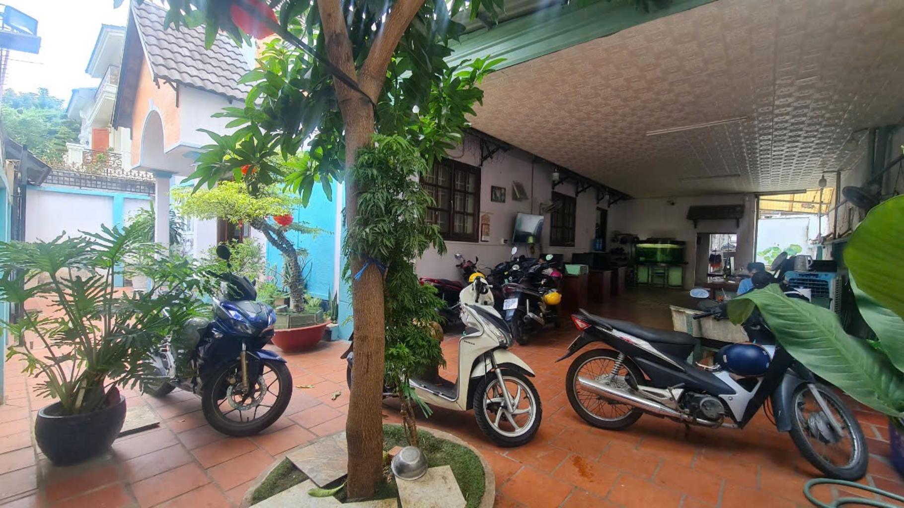 7fa-37634929-m9h8ehj8_37_12