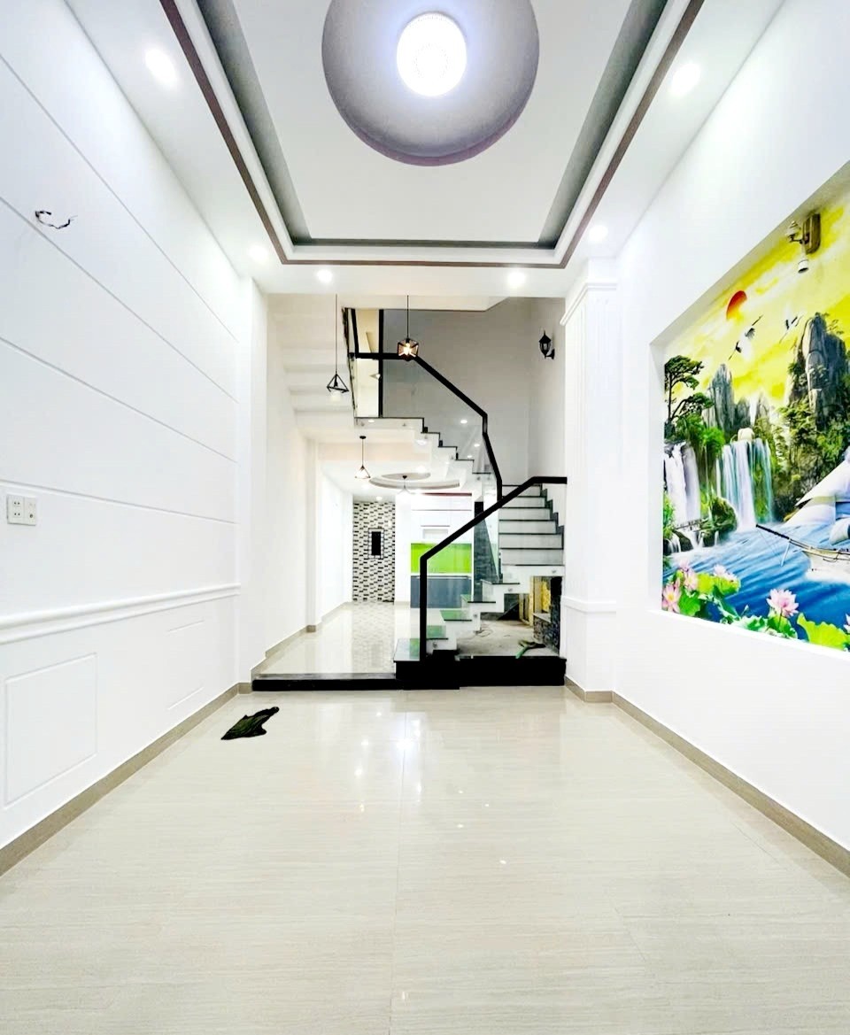 ban-nha-hem-xe-hoi-le-duc-tho-1-0964364745