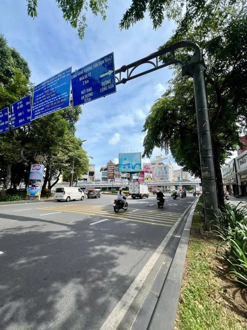 gen-n-z6648555970980_8b8357884c44b9bde428aab52ea5d480