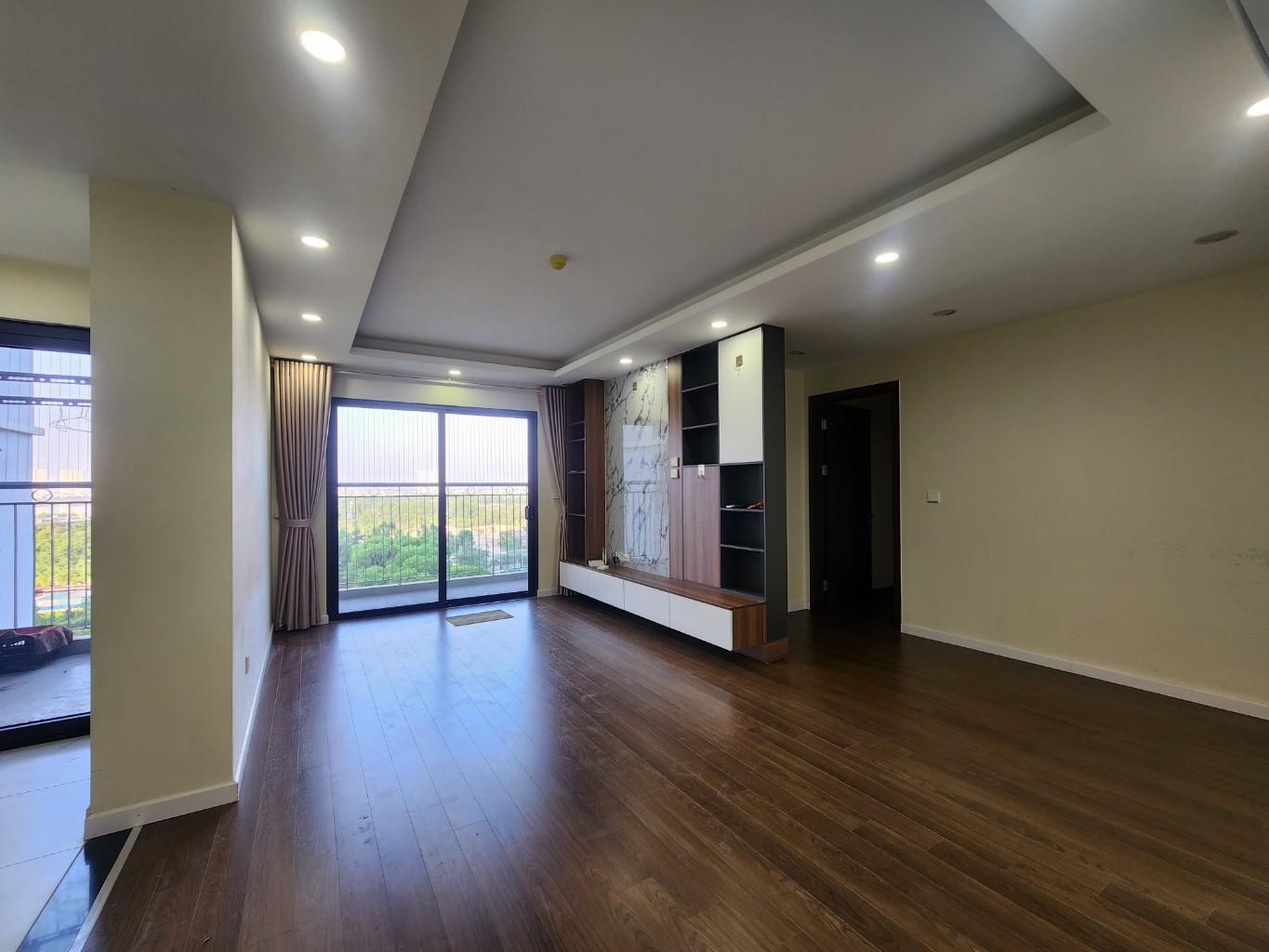 gq4-6BE6E17A-makzw0aj_28_7