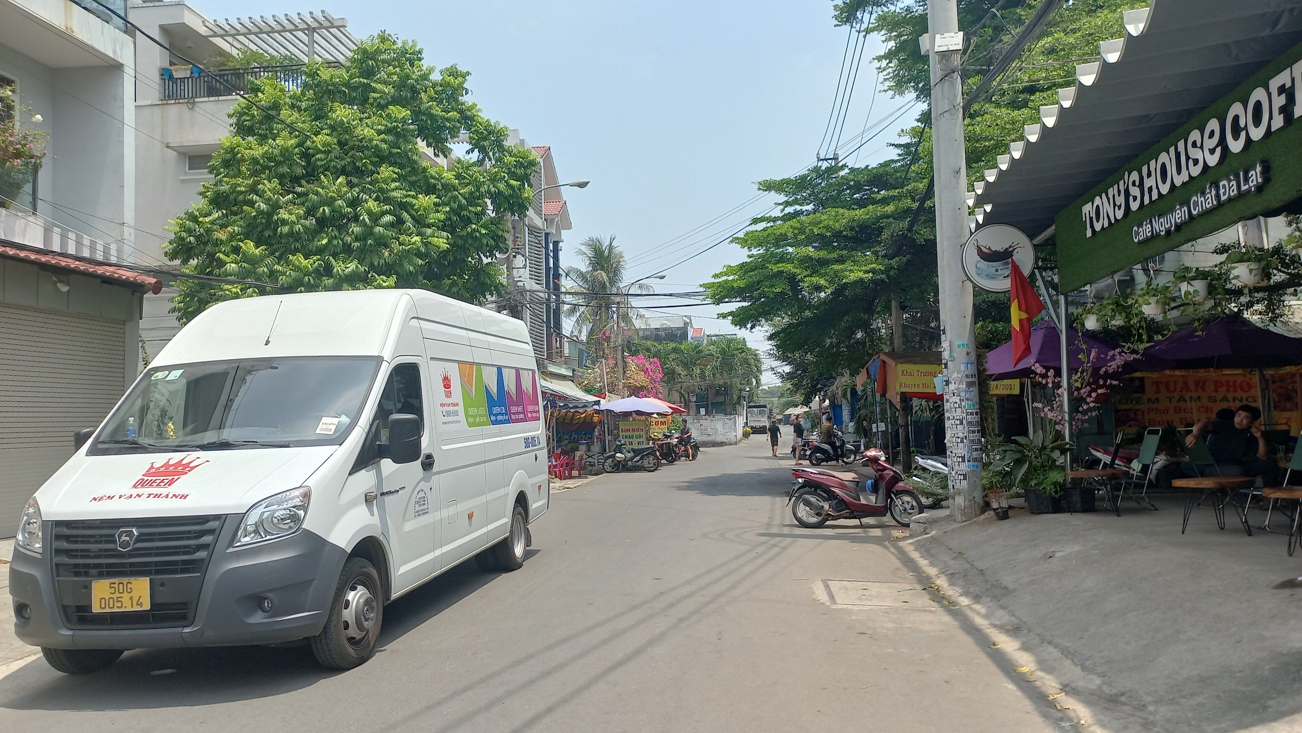 z5185773209402_61f47d0695f706d83ca858bdc94a1070