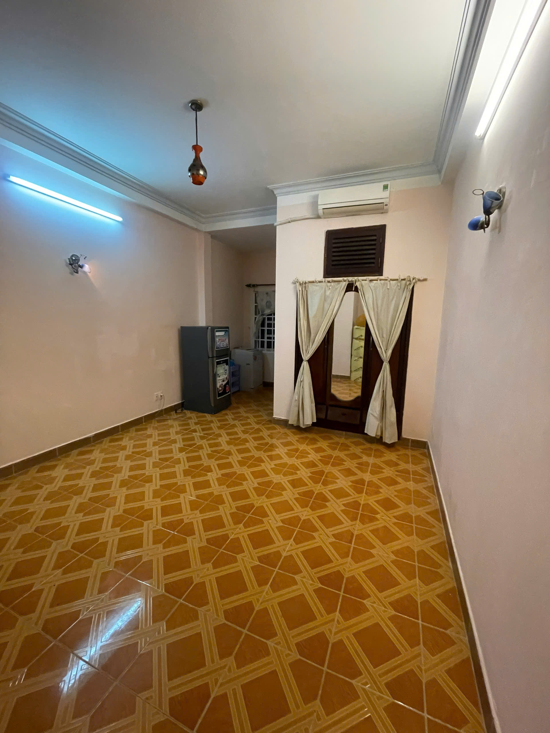 z6585371789517_66a94166a188bd2908248d22a87cac07