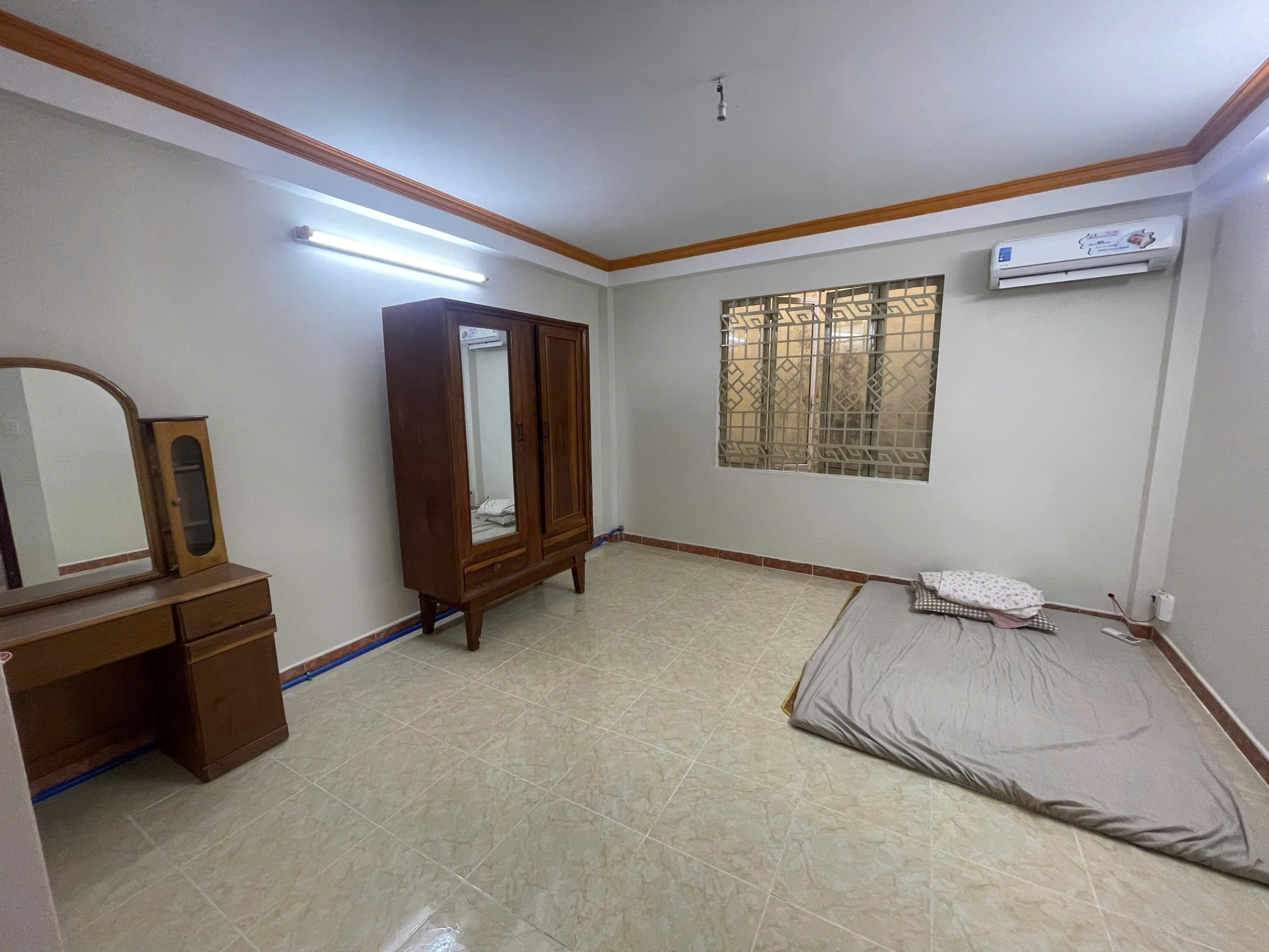 z6593766438196_8dce5e8b597708deef0a4998ef764369