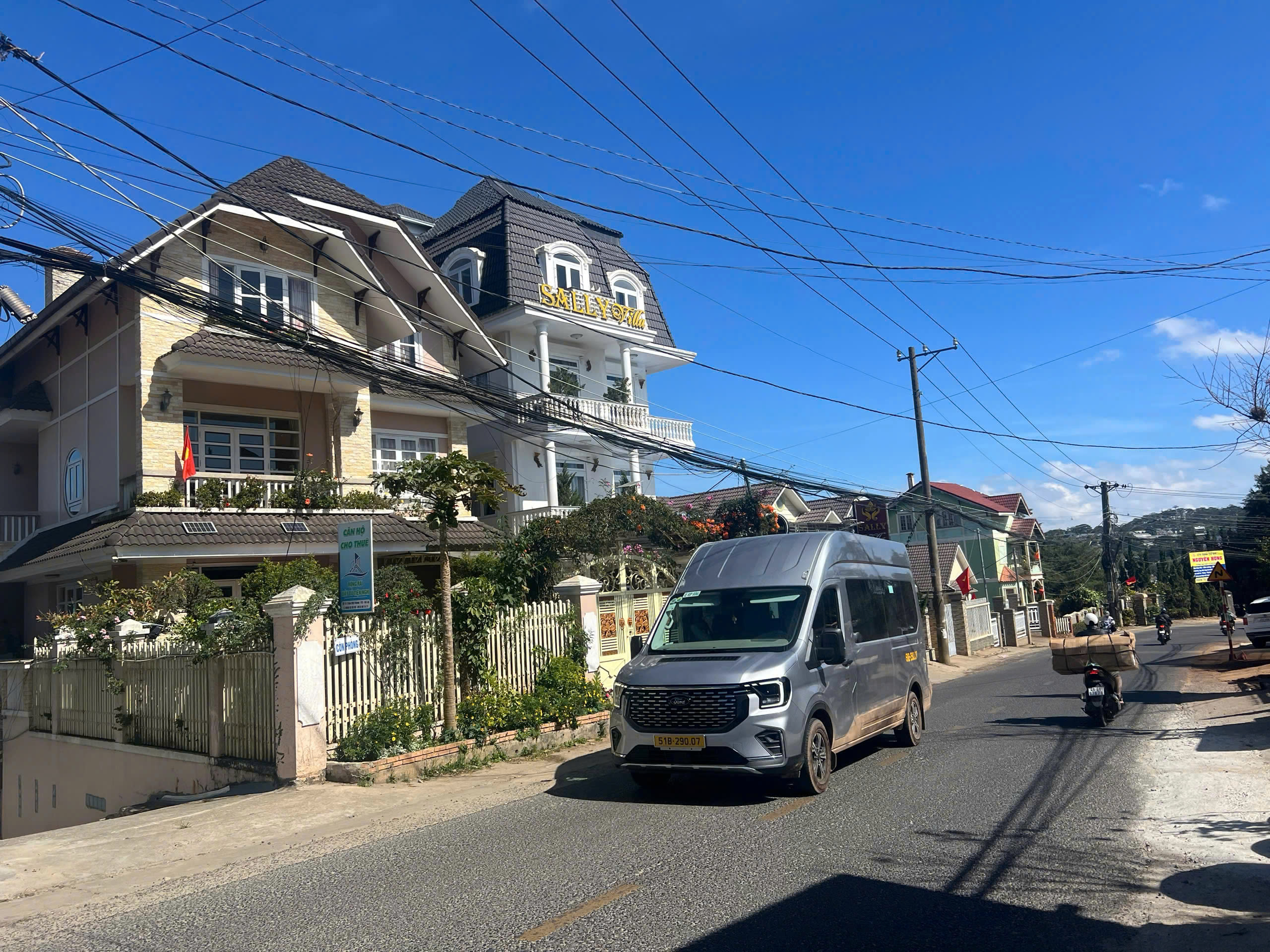 z6596690889863_6f00bd93b93f74732a2c646e7dc1e81a