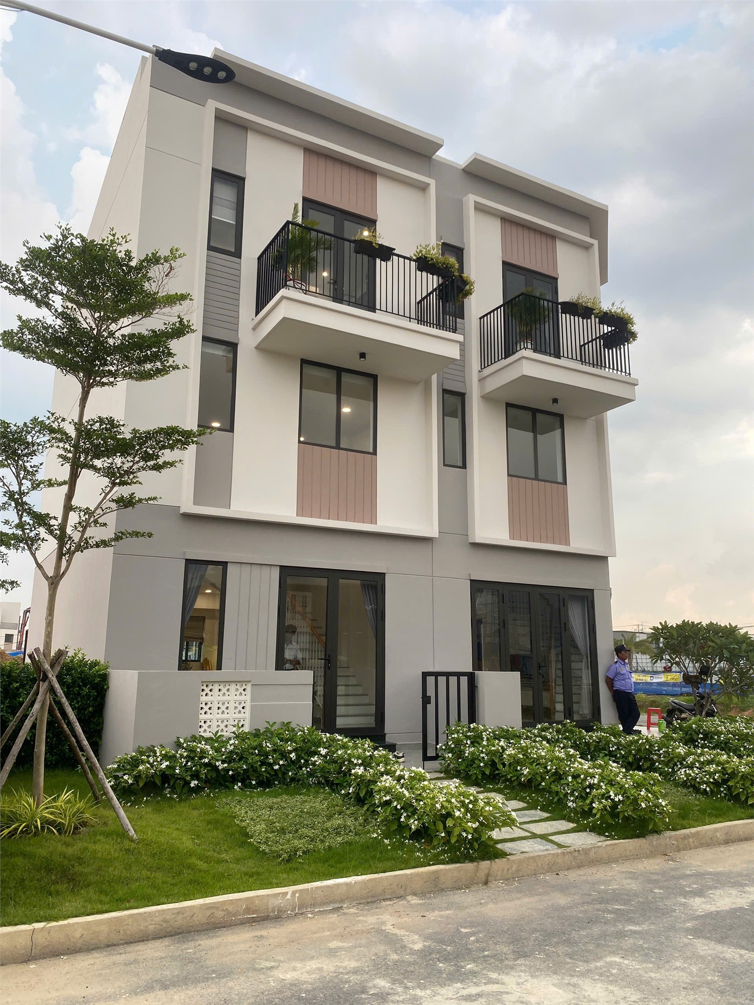 z6598830158080_038348b06f38d611ff34e2fa870383d9