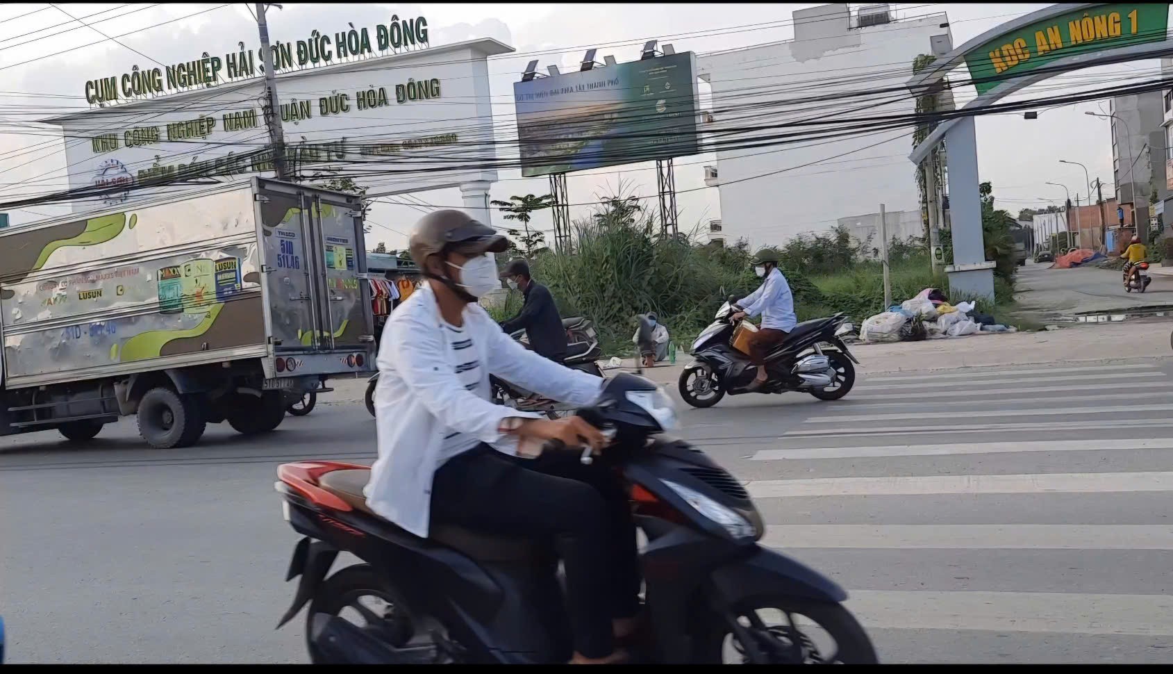 z6646174193852_1d847a2af0271c62e6d64b6f8b6bc1b6