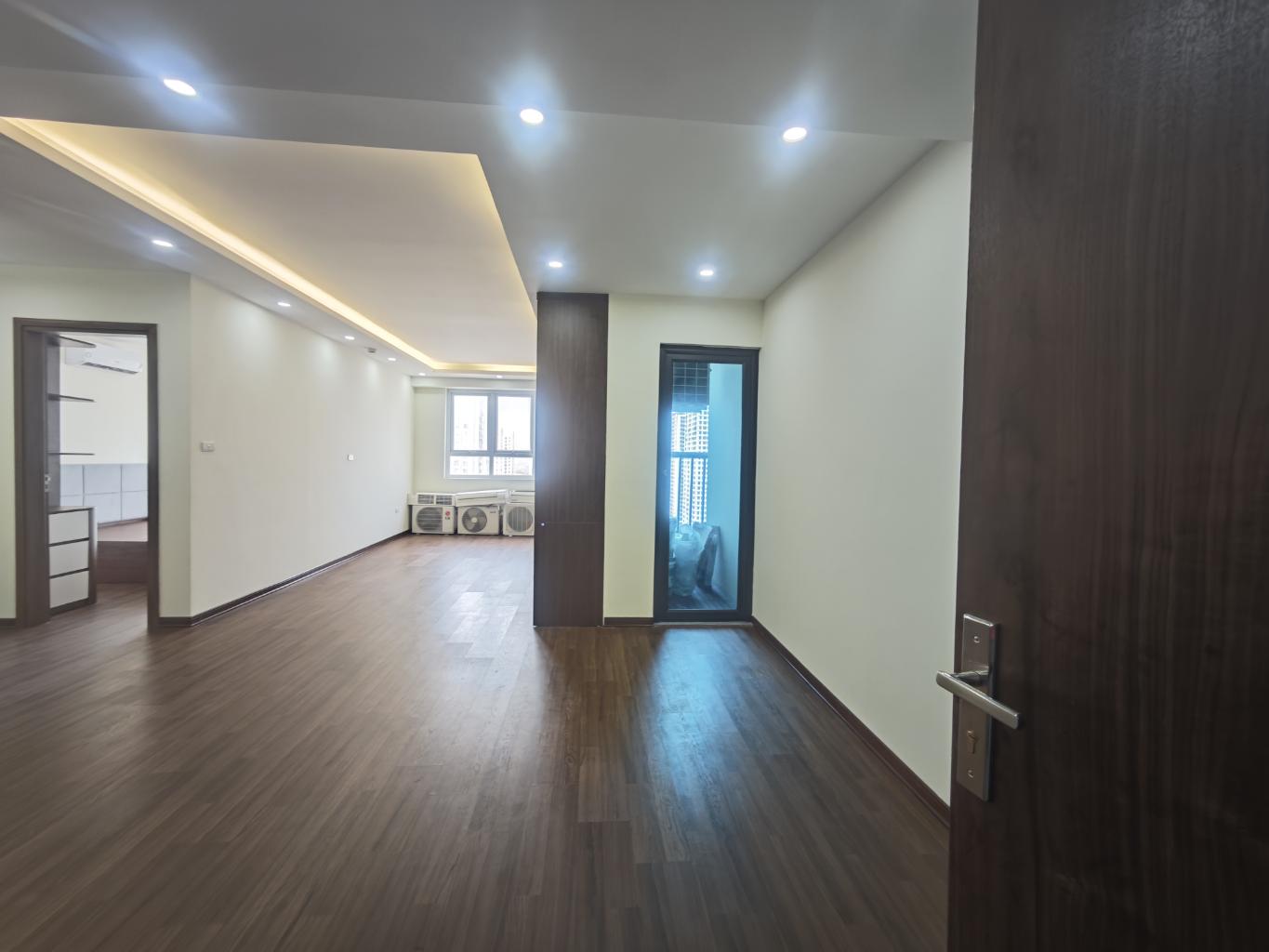 2d7s-E548EE08-maaiur53_41_16