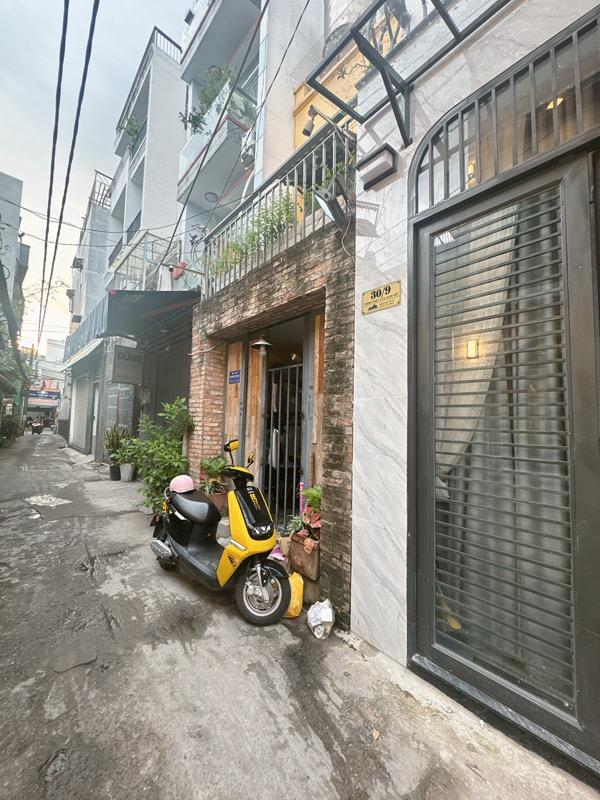 2hb4-A27EB9AC-mbyye0z9_33_13