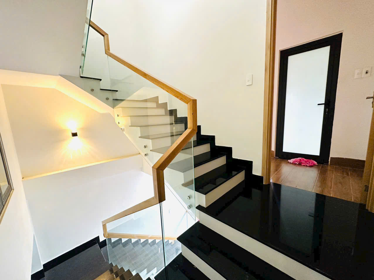 9021488c38858cdbd594