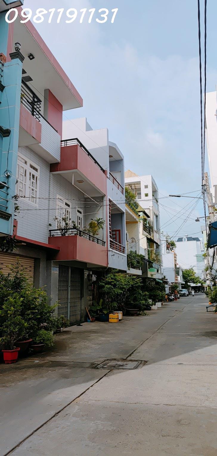 B612_20250613_075645_325