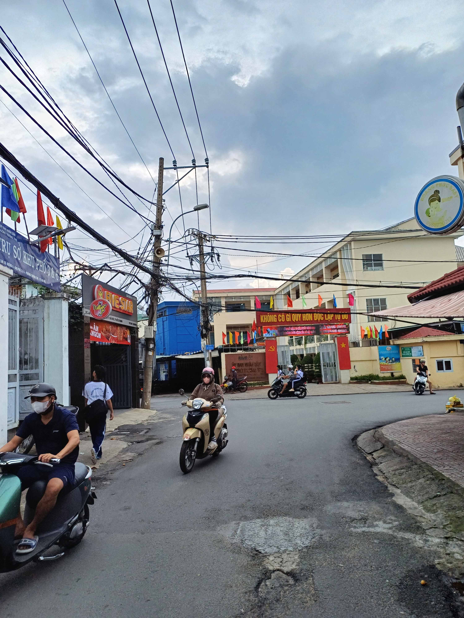 ban-nha-hem-xe-hoi-gan-dang-van-bi-truong-tho-thu-duc-chi-5-ty-nhinh (6)