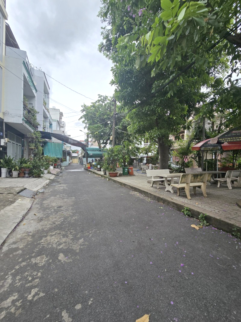 ban-nha-hem-xe-hoi-linh-tay-thu-duc-chi-10-ty-nhinh (3)