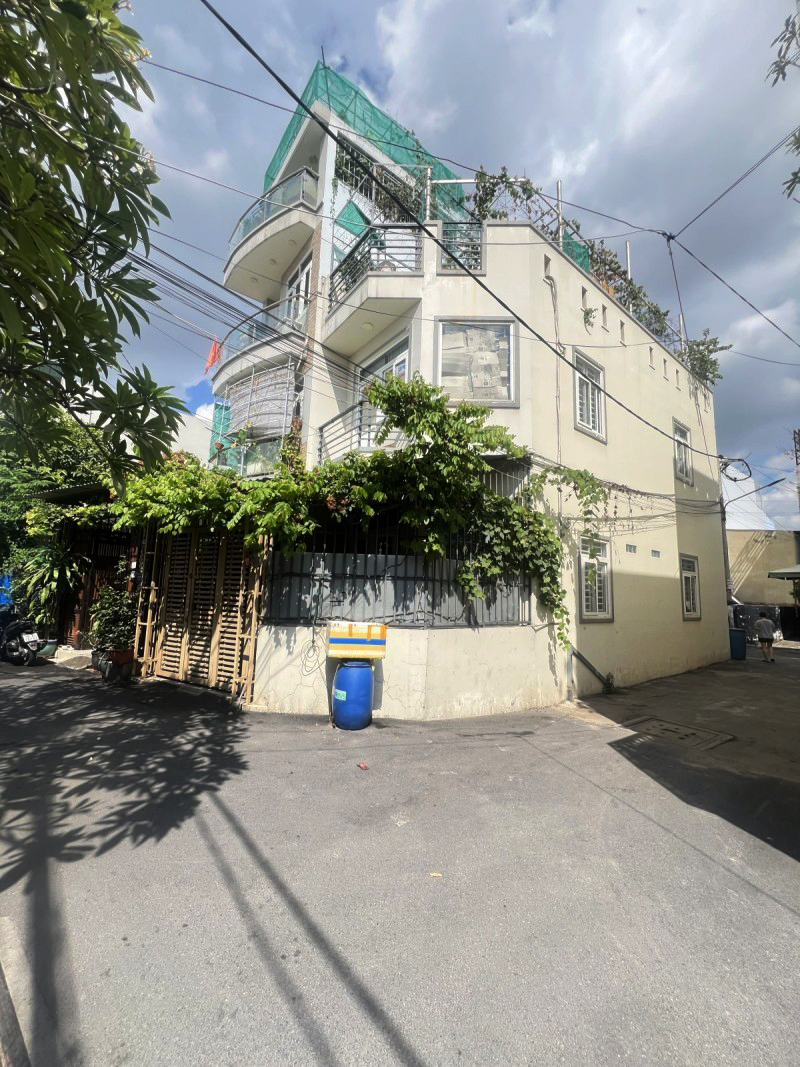 ban-nha-hem-xe-tai-dang-van-bi-truong-tho-chi-7-ty (1)