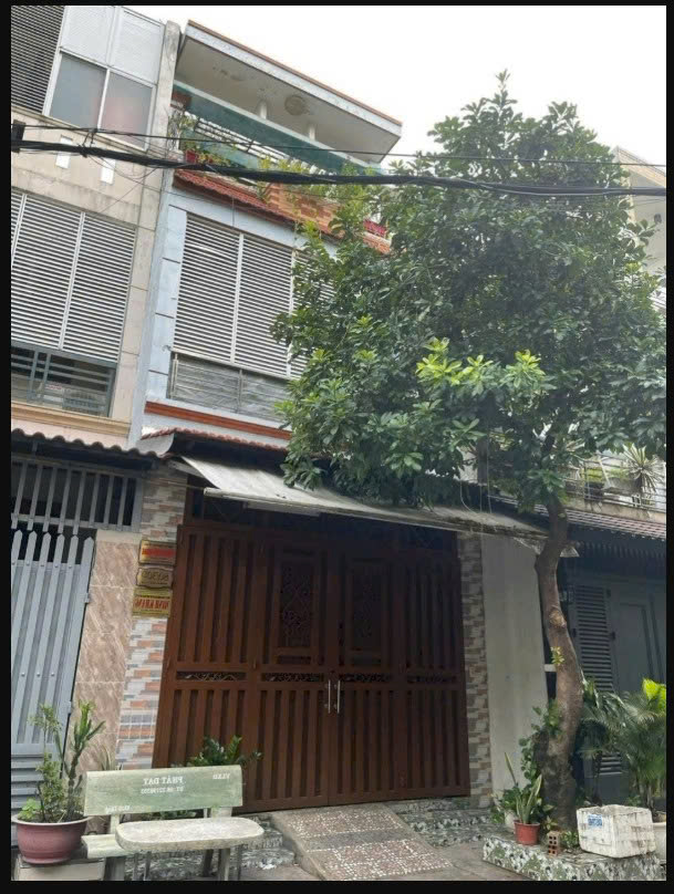 cdcd05c86f64db3a8275