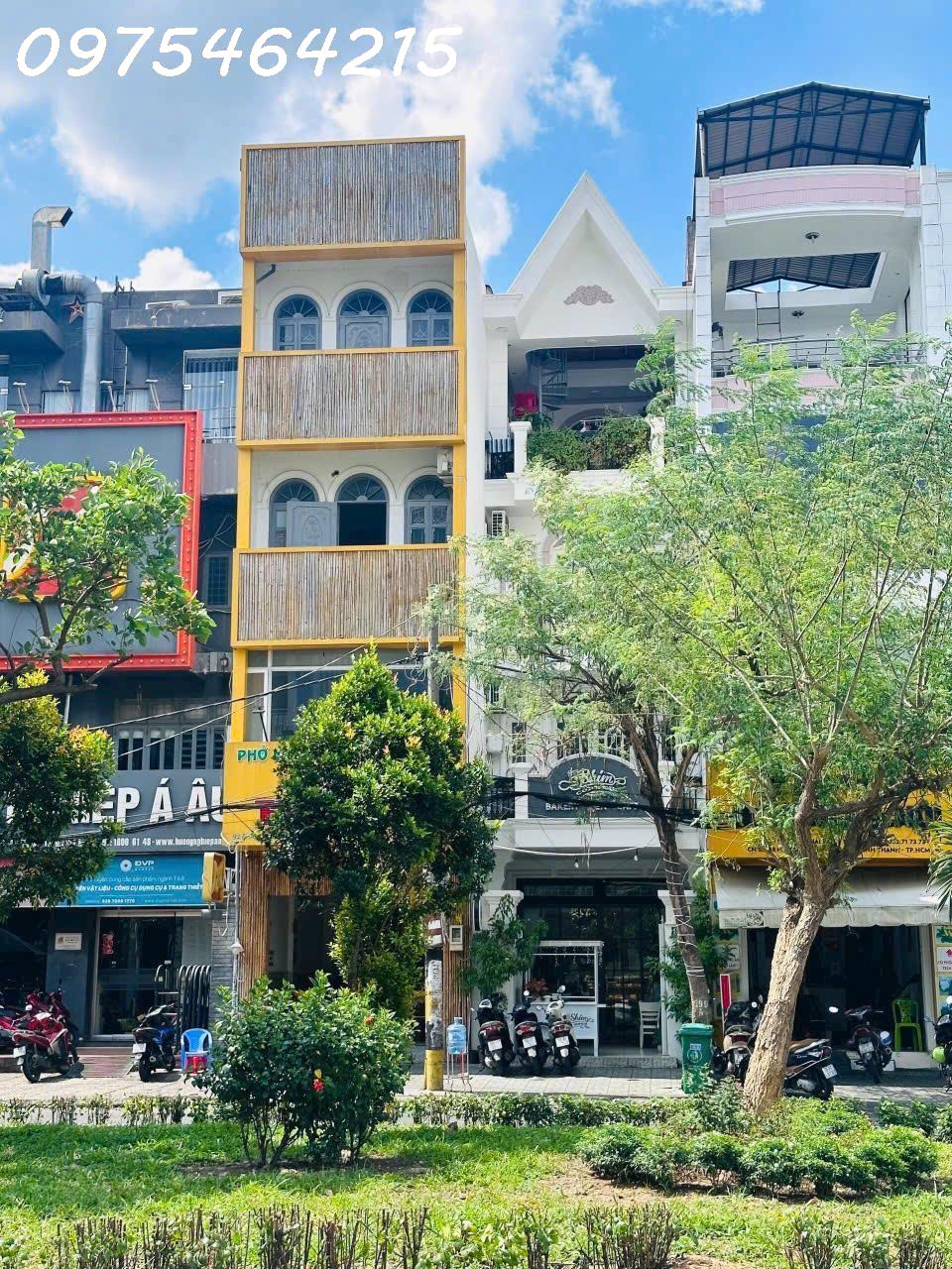 gen-h-z6721196347559_d8f1886c2575b41f3400413e78cd5dd2