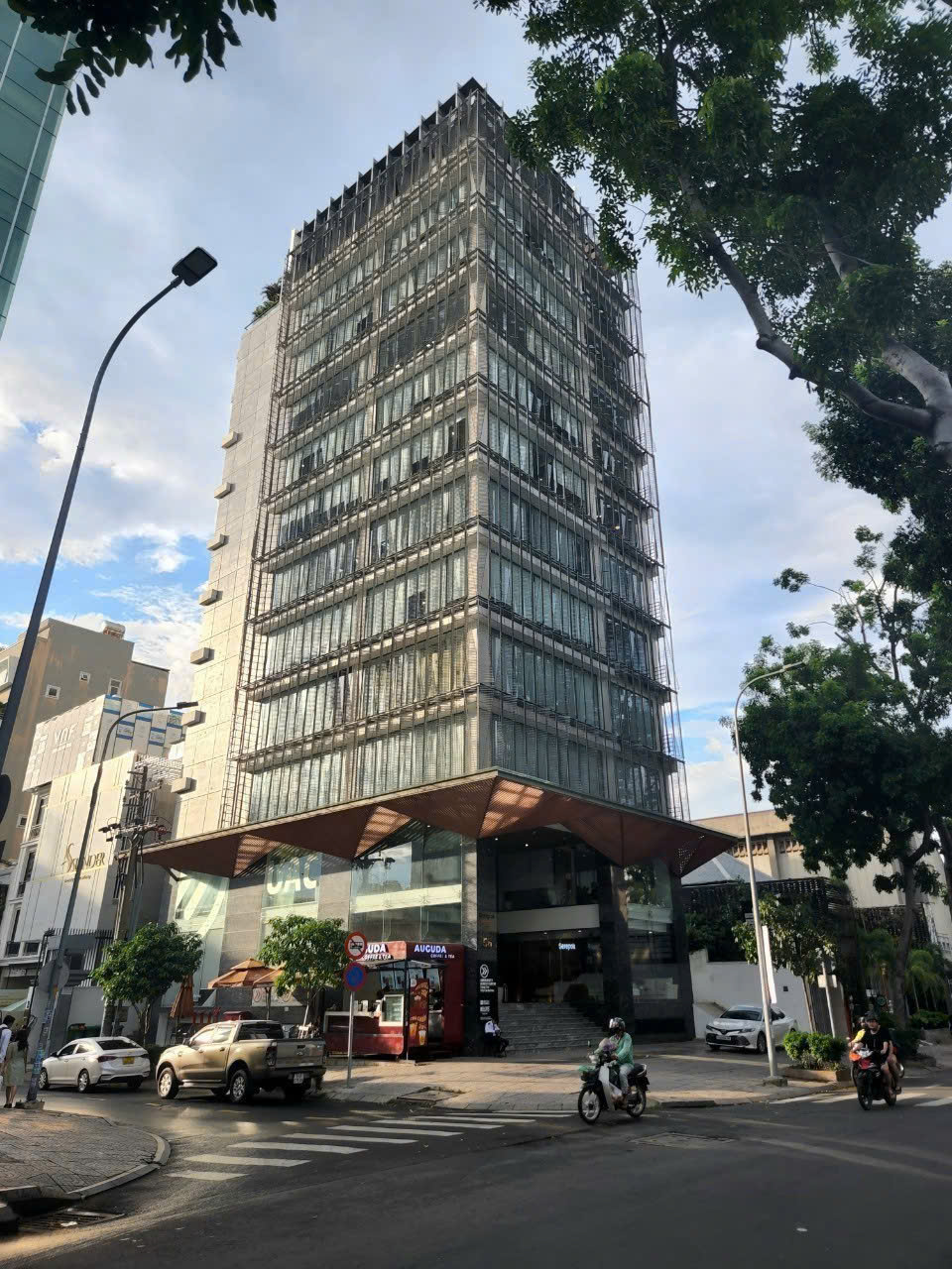 gen-h-z6744516776793_164c1aa86a6eb1a1c8afffd06fdea415