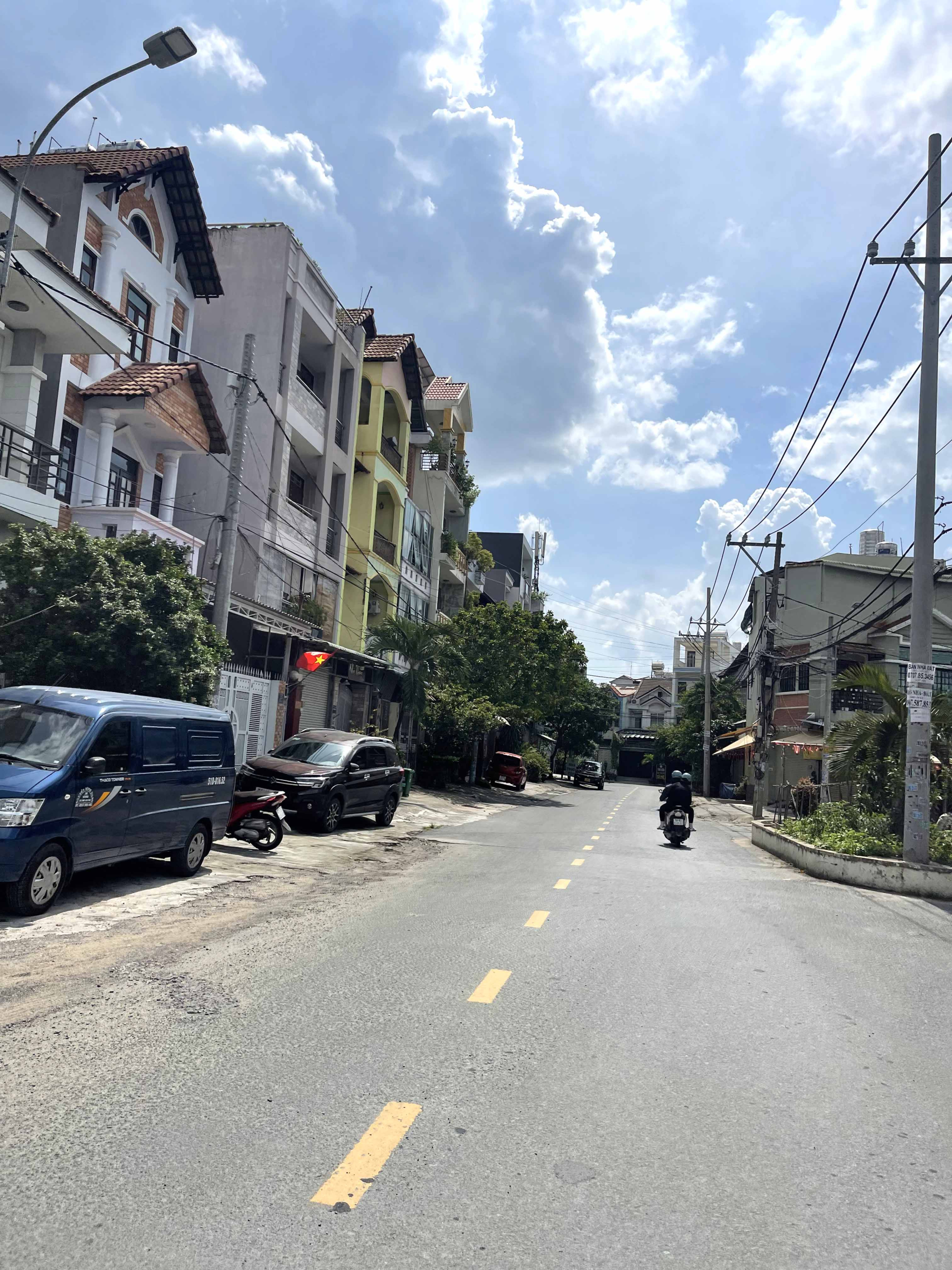 mat-tien-kinh-doanh-gan-hoang-dieu-2-linh-trung-180-m2-nhinh-18-ty (5)