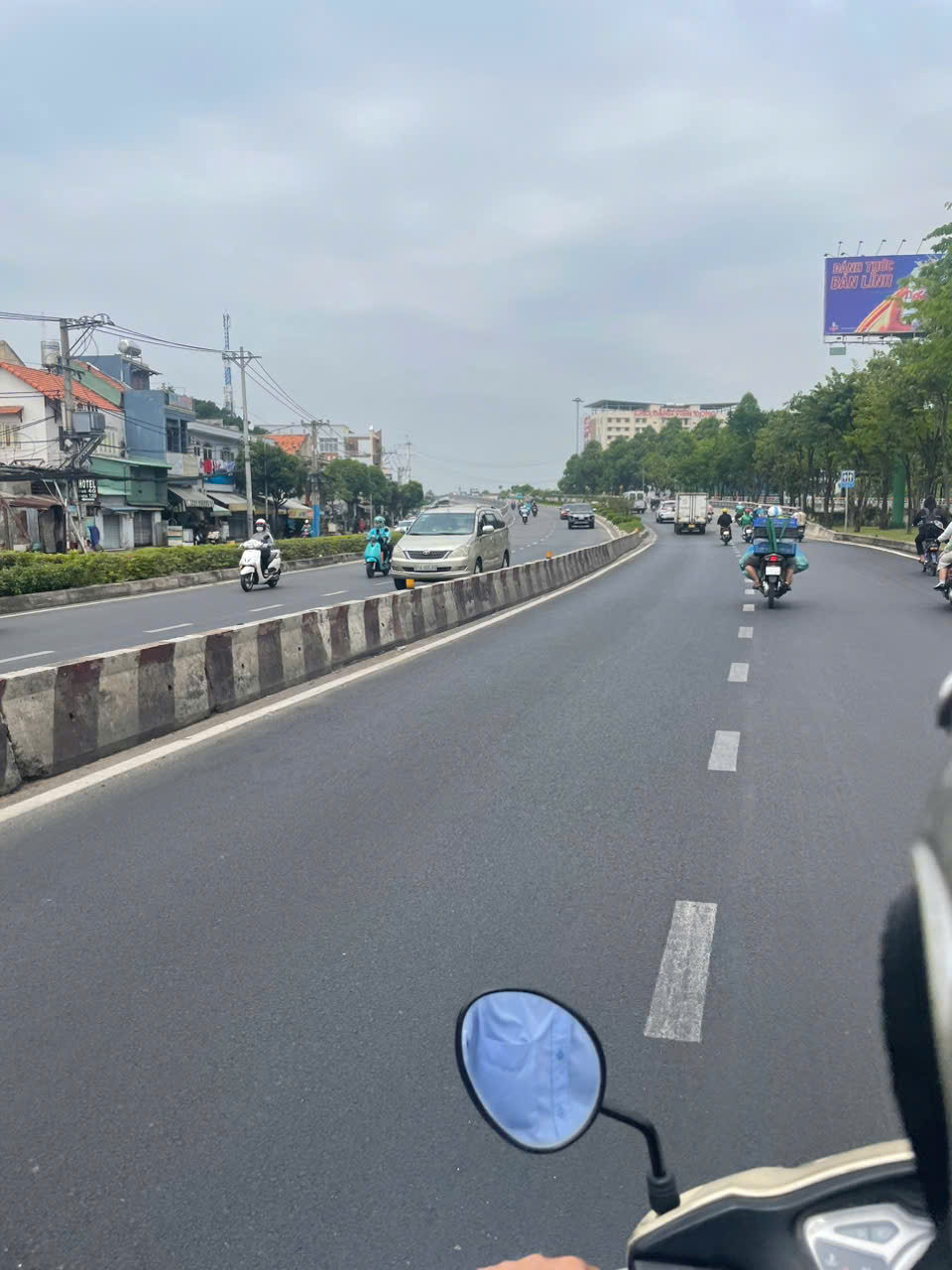 z6439887716256_12367cca97a2af9e8740bdd81fad2e11