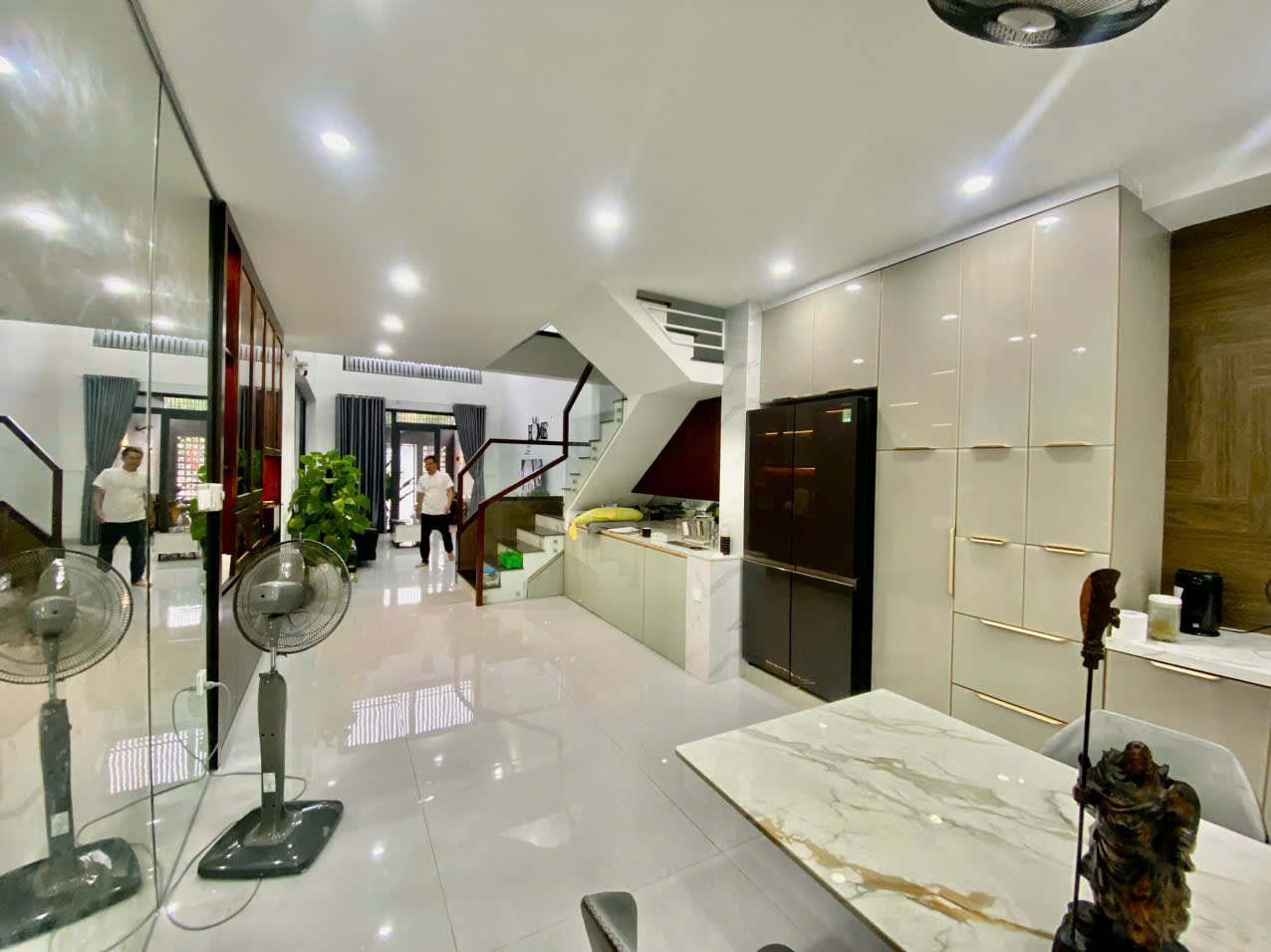 z6677783964343_66278ed1d657921966f3bdb6f43f50f1