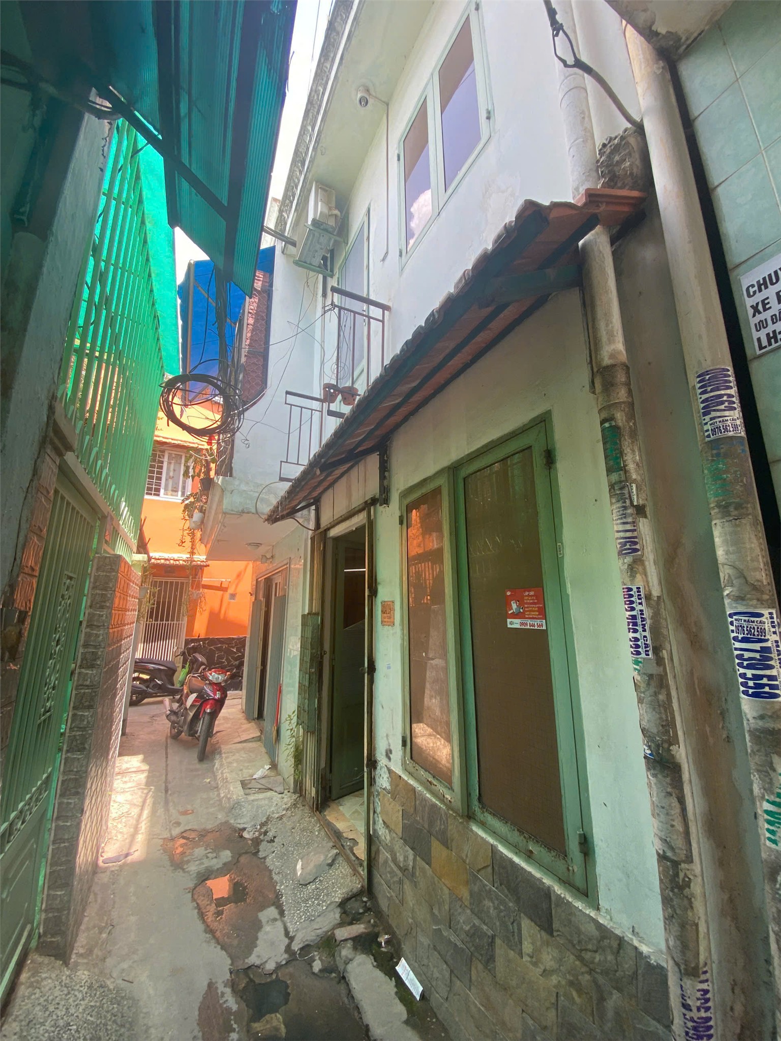 z6682107809640_012570516aba01bf2ed069cc3c73a20b