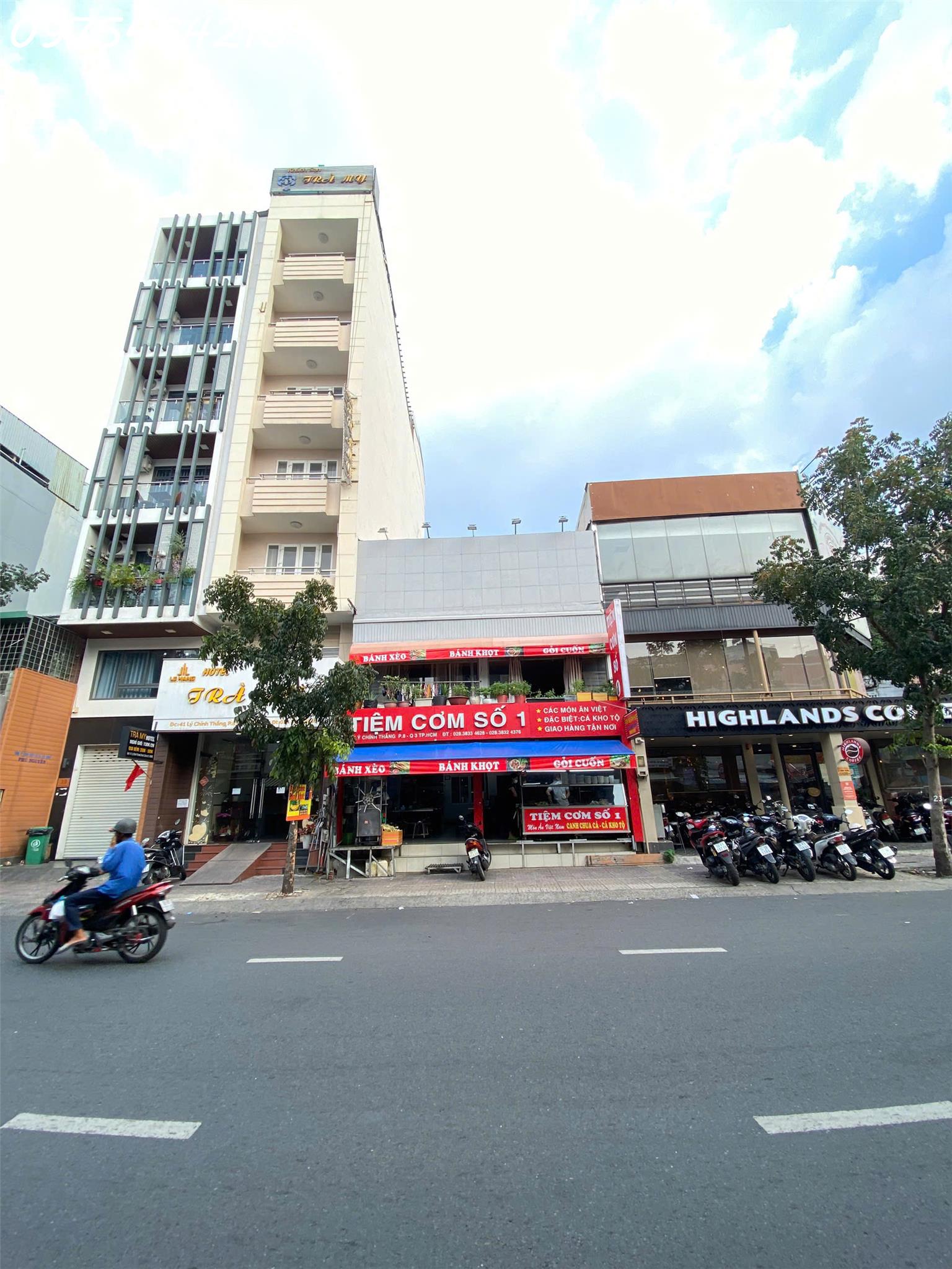 z6687535804303_90dfb0131a9432c501634be5b125ddf8