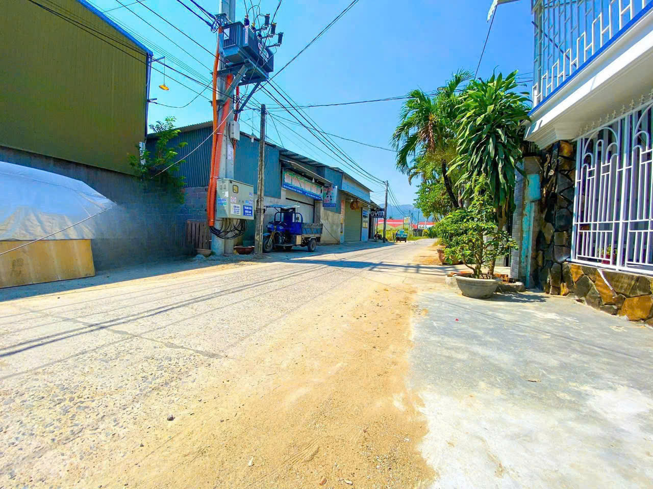 z6704456323182_0128918b730ba71a11ebd49d4aa06d68