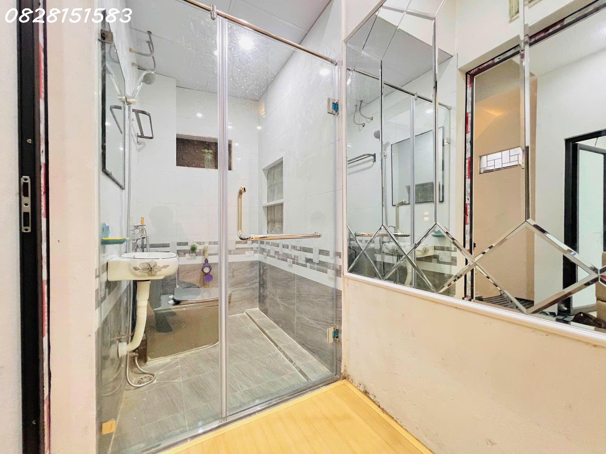 z6716392594203_627ac1f314554fe535da99ba0885654b