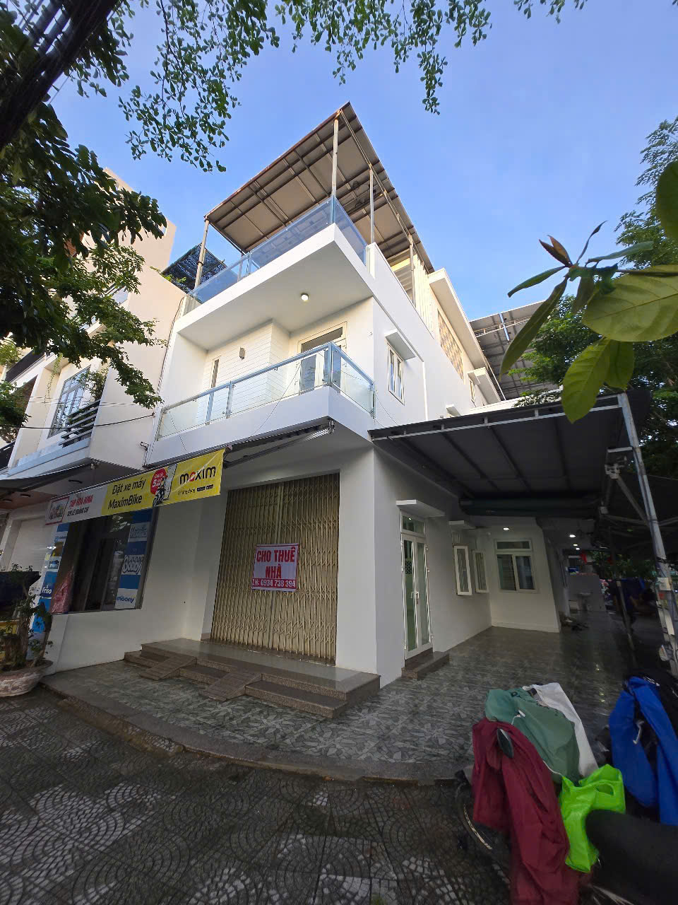 z6717619916182_74c352eed353f19352cb1771648d25e7