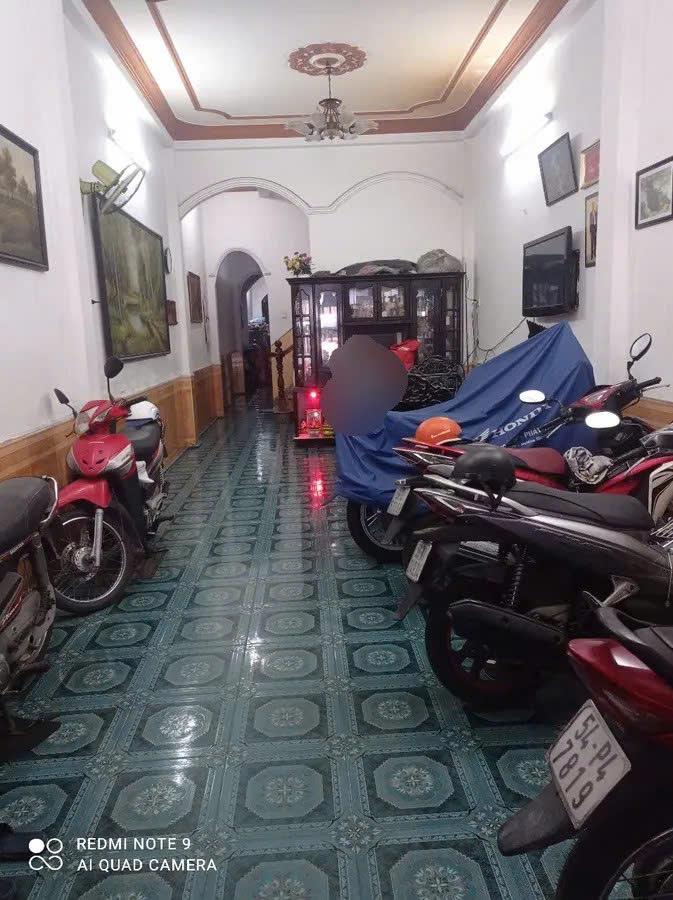 z6722565187698_698174846603fe6a9dd859099998975d