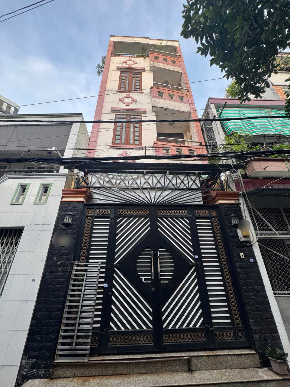 z6736802221792_053cd397022c2b73cabe447f436c225f