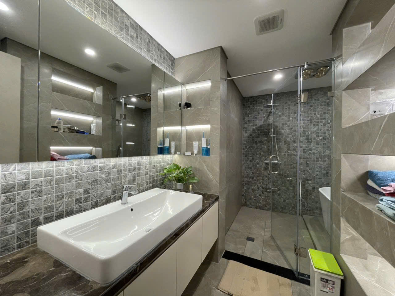 z6744001947521_2918770954e1e6e2f03bbe5fbab91d18