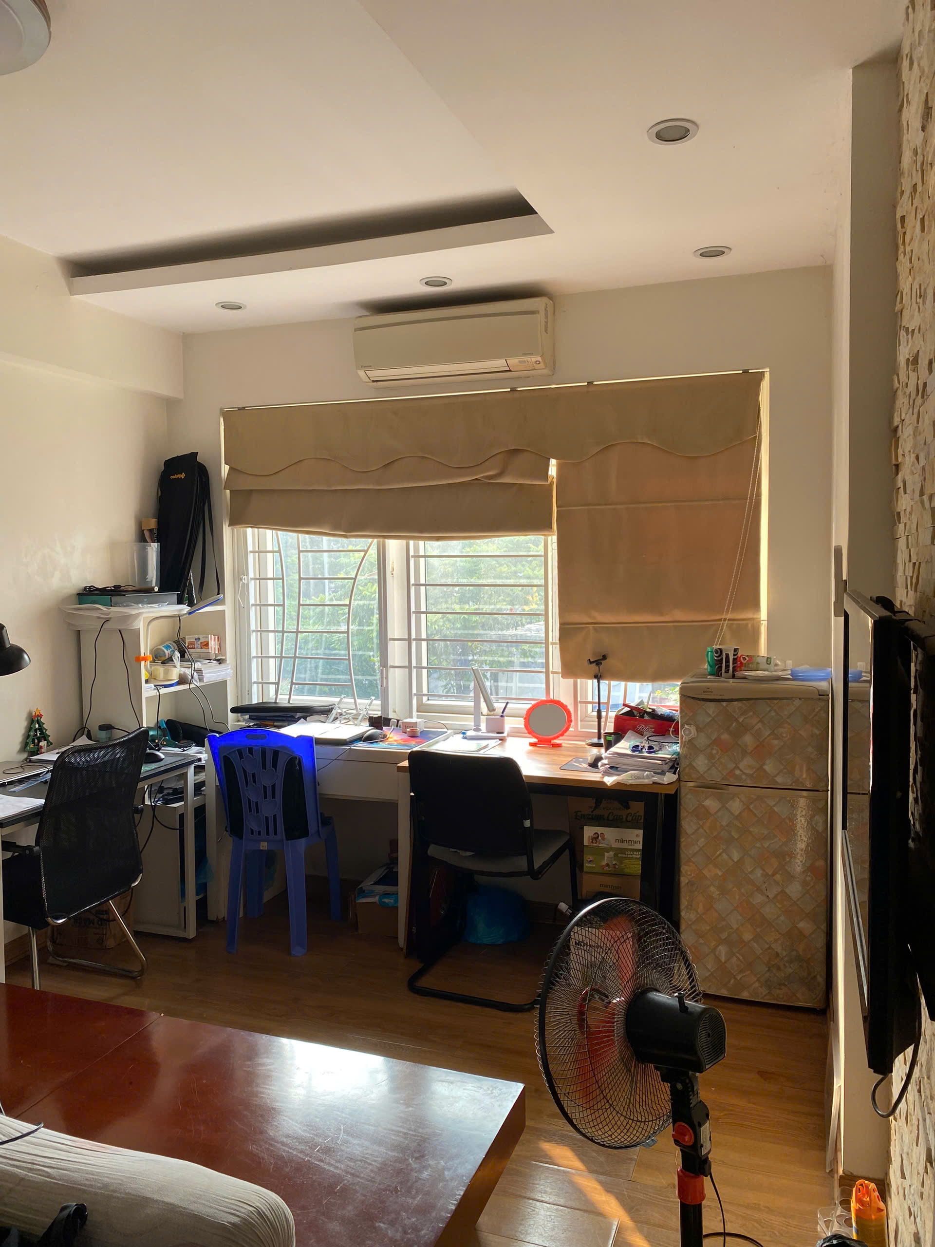 z6744083674583_68e0a0e18b520914fe3139e46ffda3fc