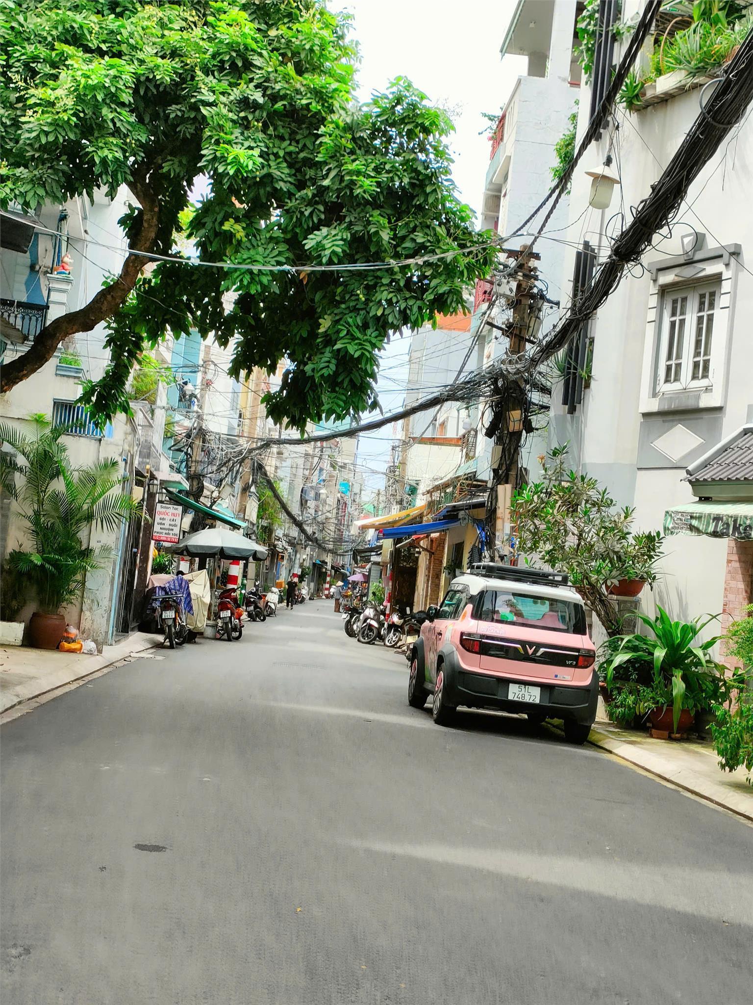 z6745706349168_725c8f86842cde59cc949359e01bbff6