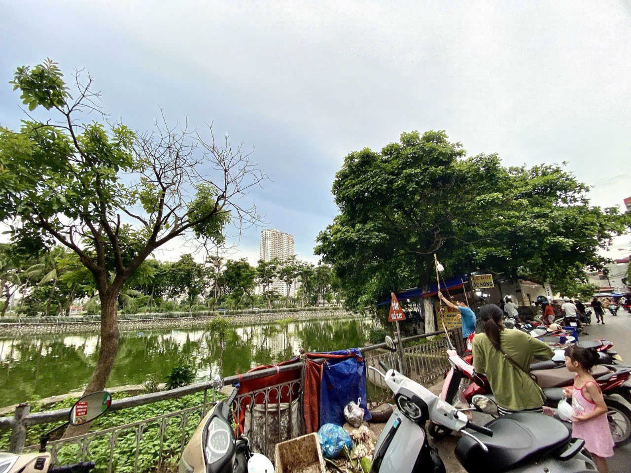 z6746518784908_b6f3728c7445c2f3d4882305e6136562