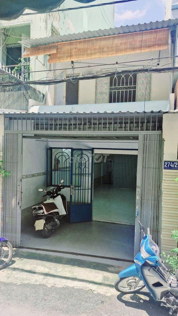 z6750413489394_6a86c8ab2f37d01760e33bb7c1219e55