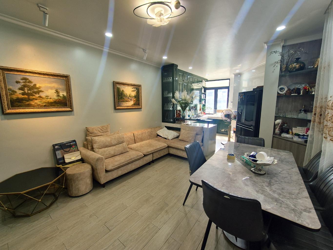 zq3-E1839F07-mbklggyh_35_11