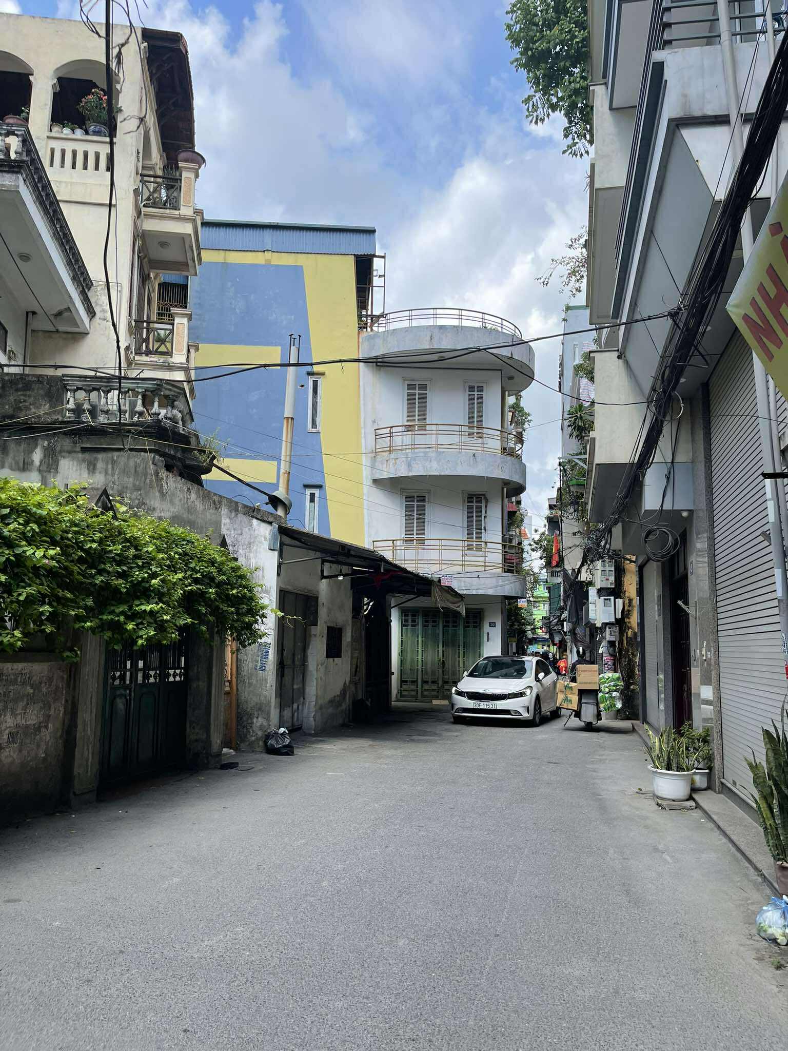 184.137 tran khat chan