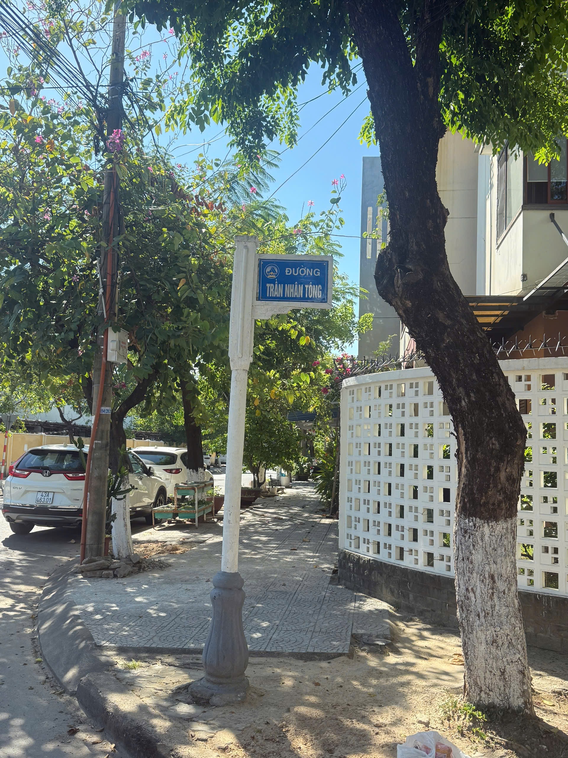 2D2A0665-5F73-42D9-96FD-C1B315908749