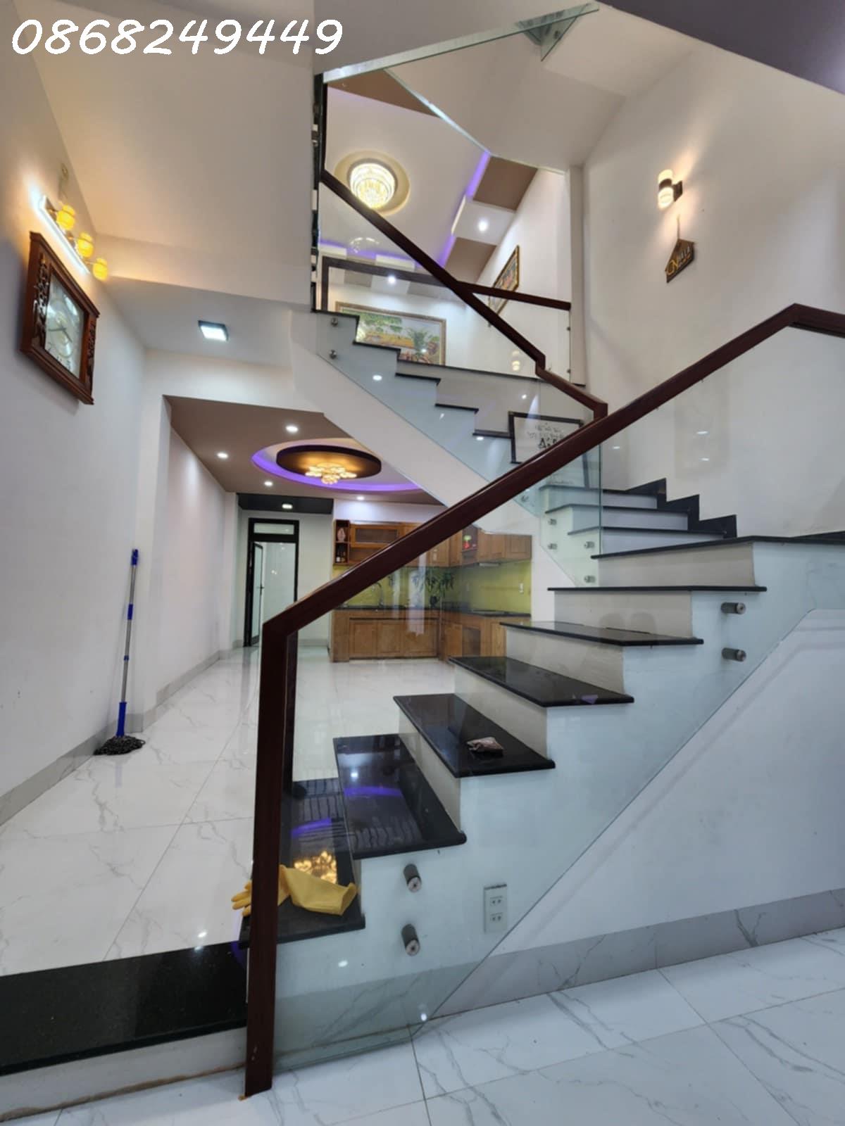 36e9b619-9fc1-4e56-b8b1-4d7799944521