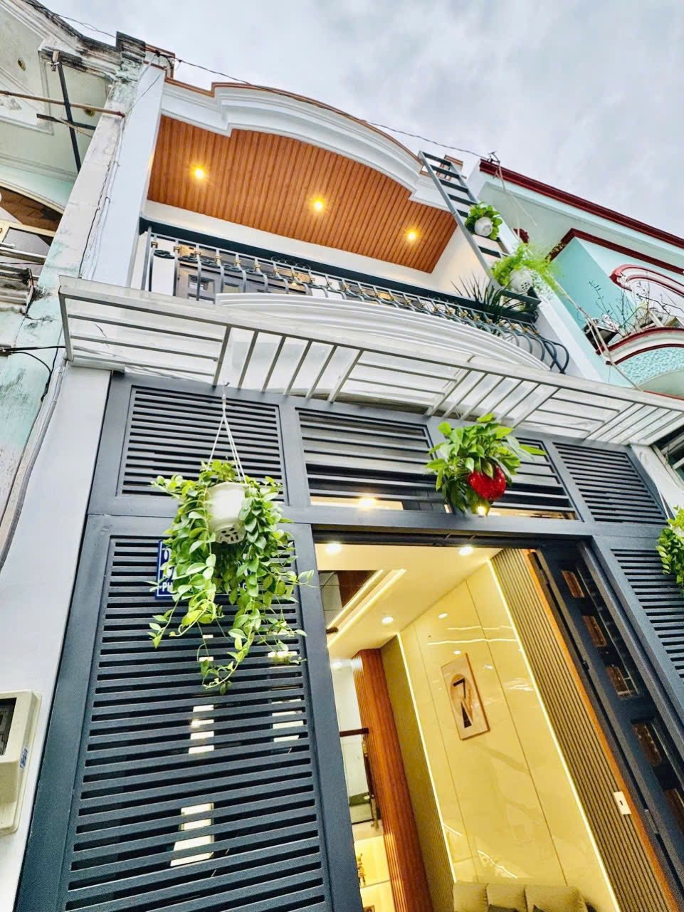 517592411_716671397959252_569854